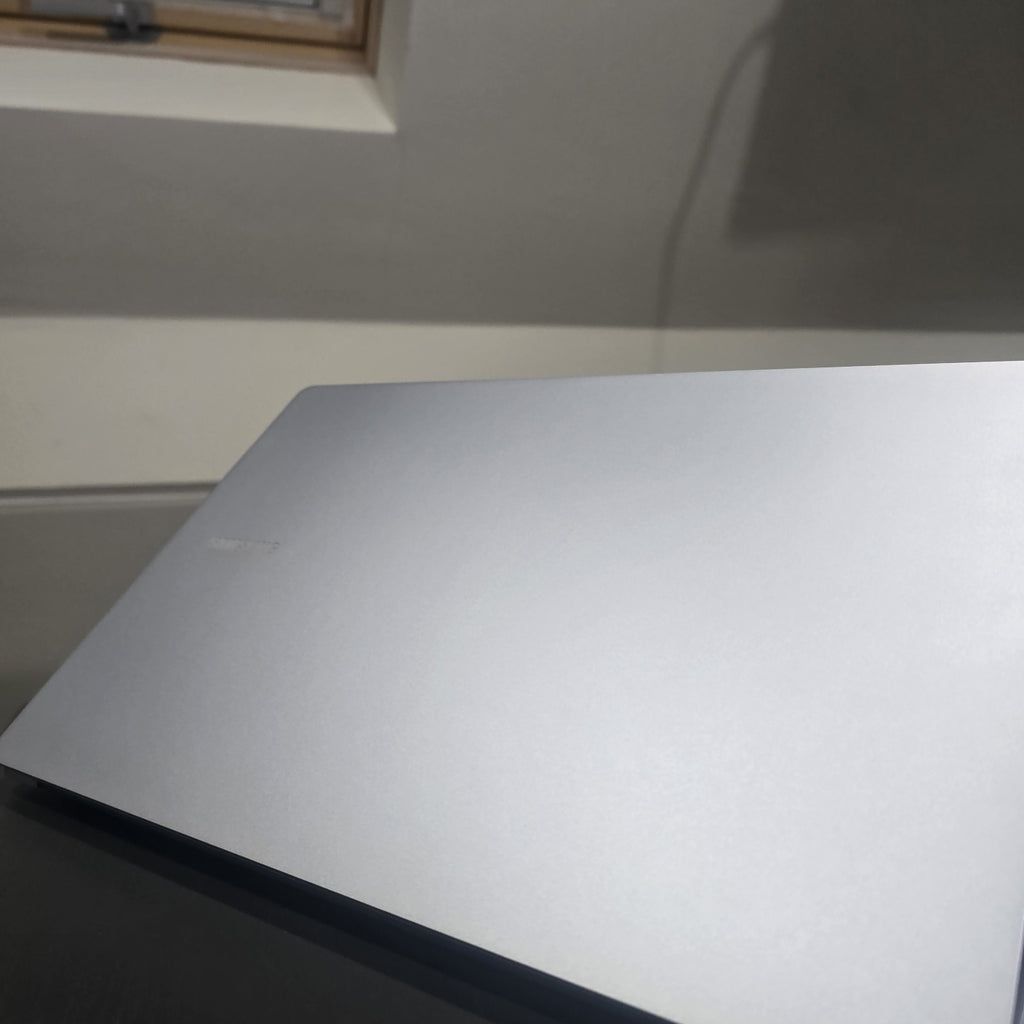 Samsung Galaxy Book4 Edge 15.6” Snapdragon X 16GB 256GB Blue Grade B #104N8