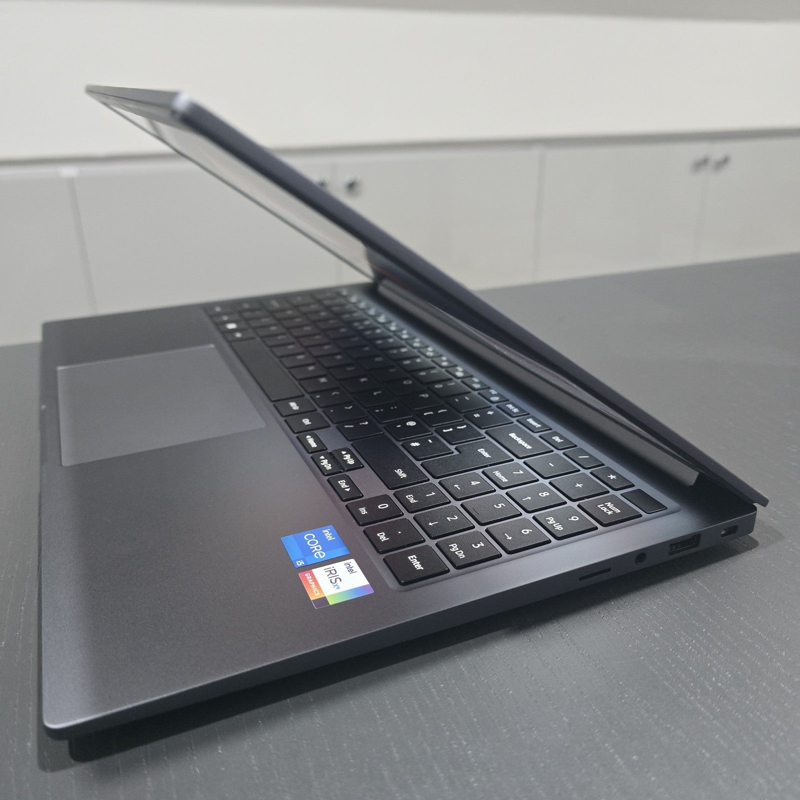 Samsung Galaxy Book4 i5 8GB 256GB 15.6" Grade C Issue #105A4