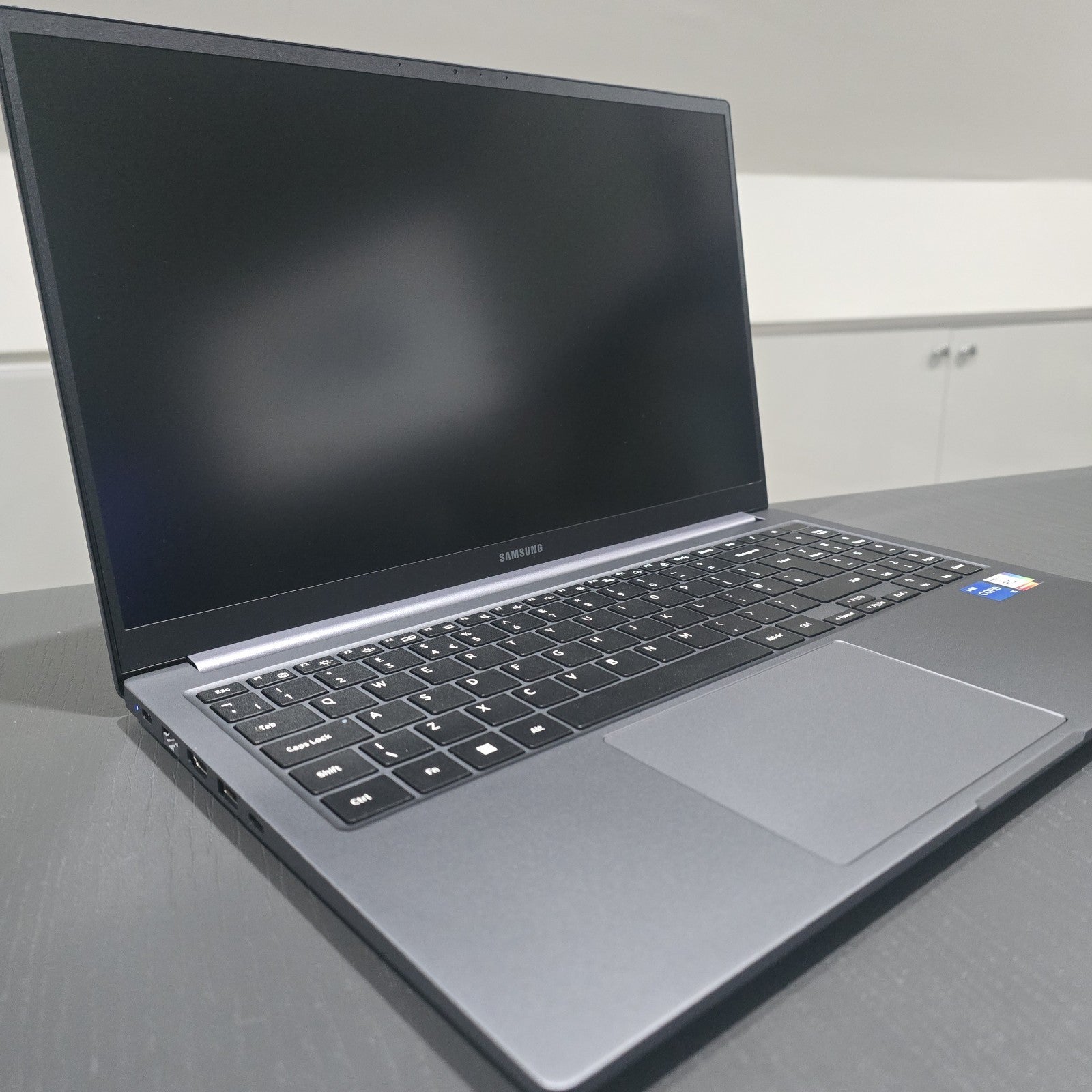 Samsung Galaxy Book4 i5 8GB 256GB 15.6" Grade C Issue #105A0