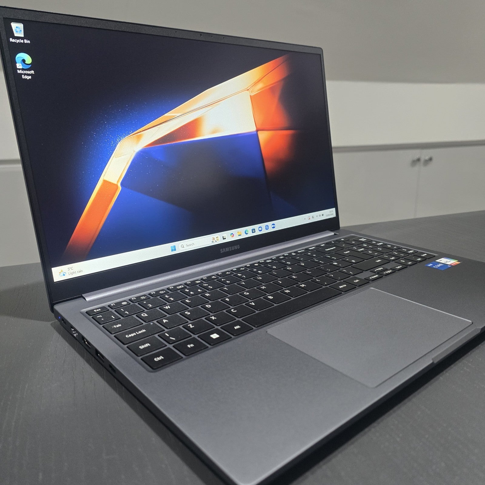 Samsung Galaxy Book4 i5 8GB 256GB 15.6" Grade C Issue #105A1