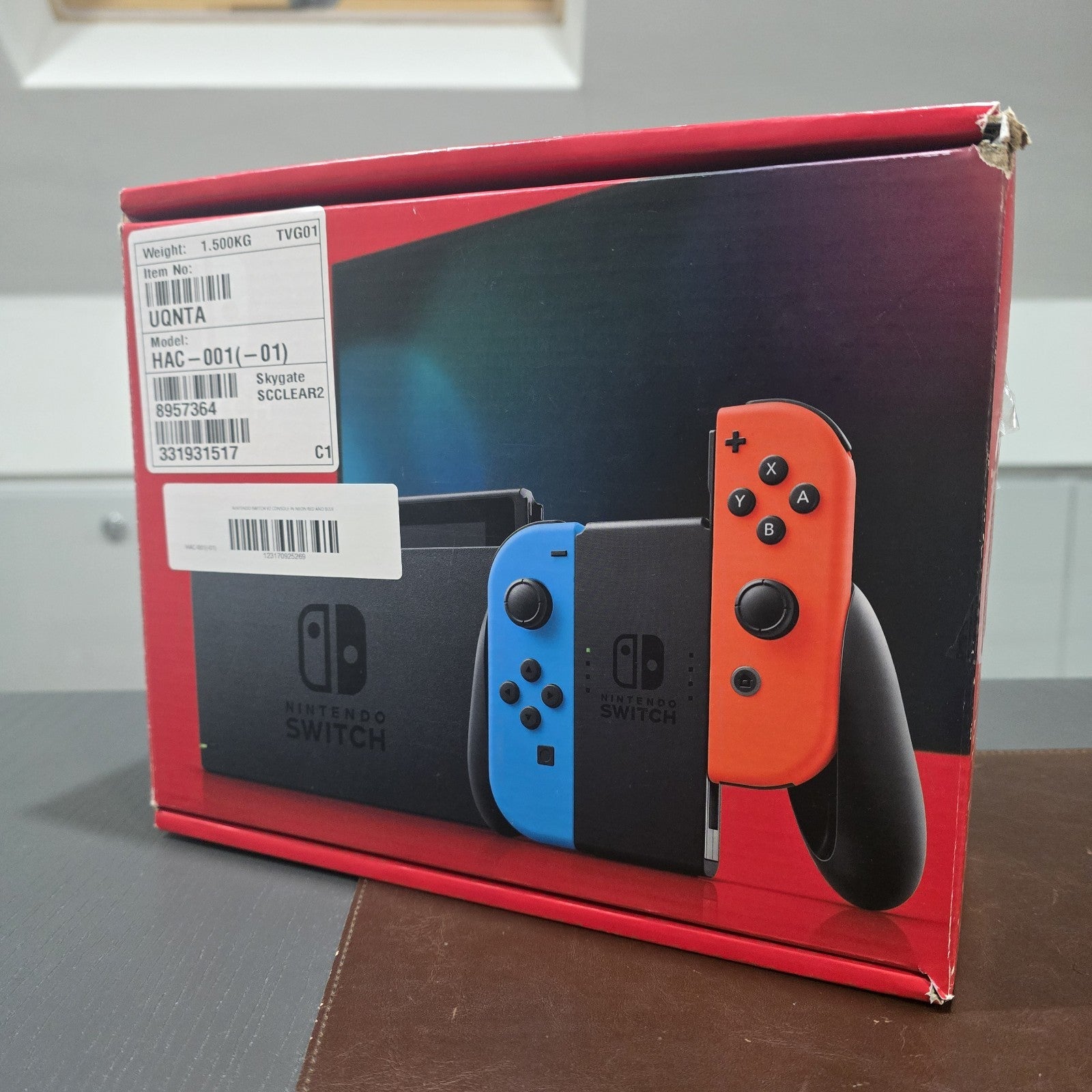 Nintendo Switch Neon Console V2 32Gb Improved Battery Neon Blue/Red Mint Boxed13