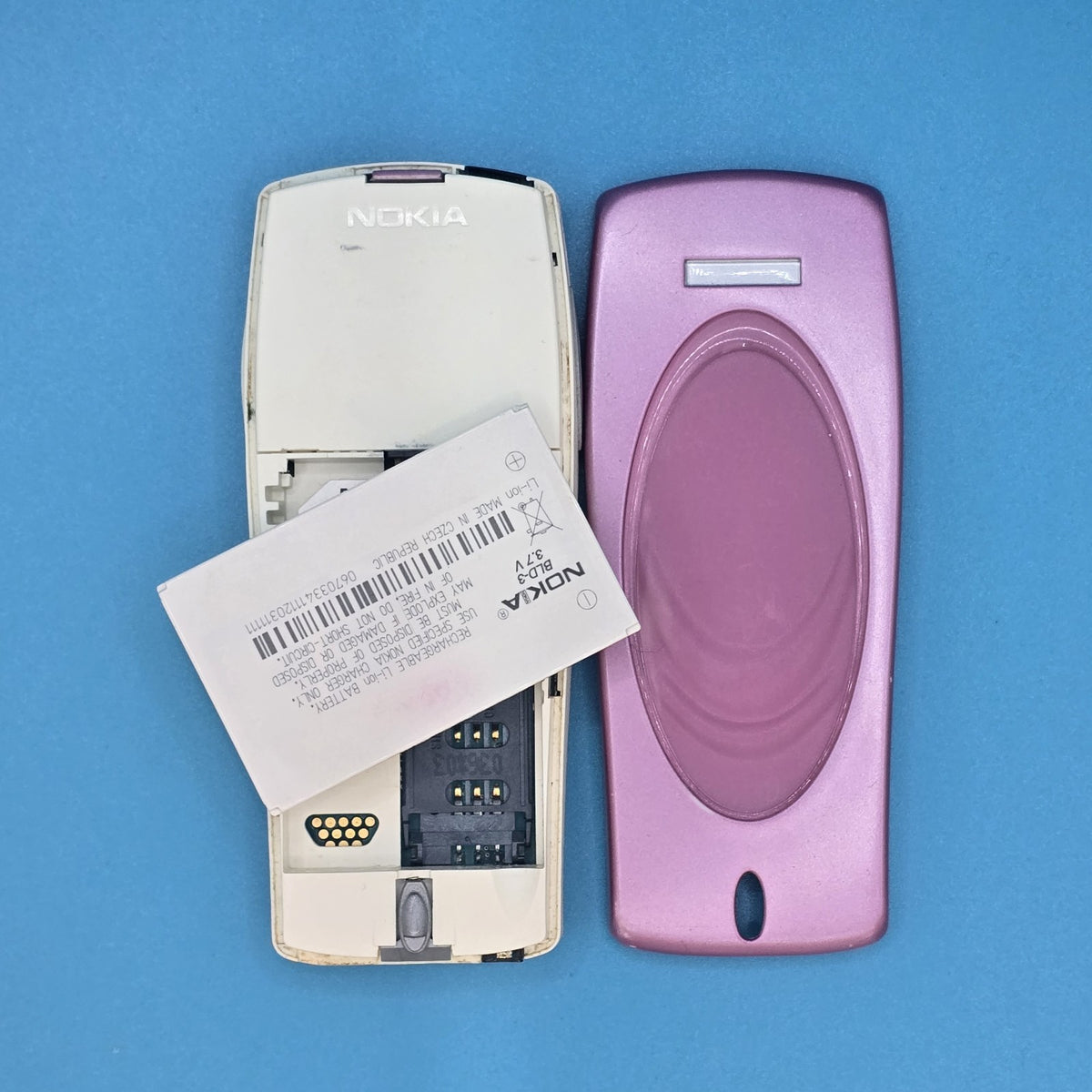 Nokia 7210 Pink – NonWorking / Untested – For Parts or Repair Only 3