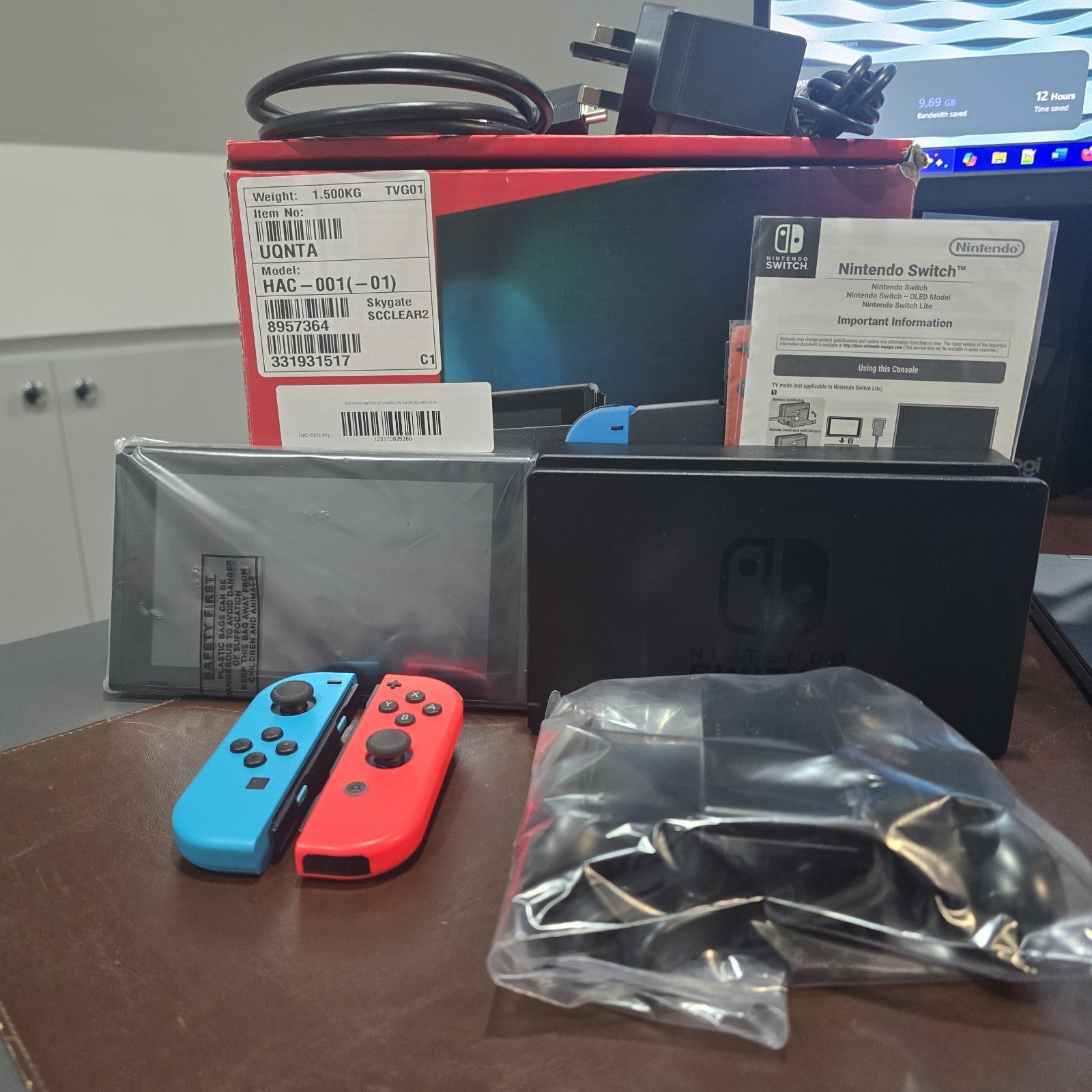 Nintendo Switch Neon Console V2 32Gb Improved Battery Neon Blue/Red Mint Boxed1