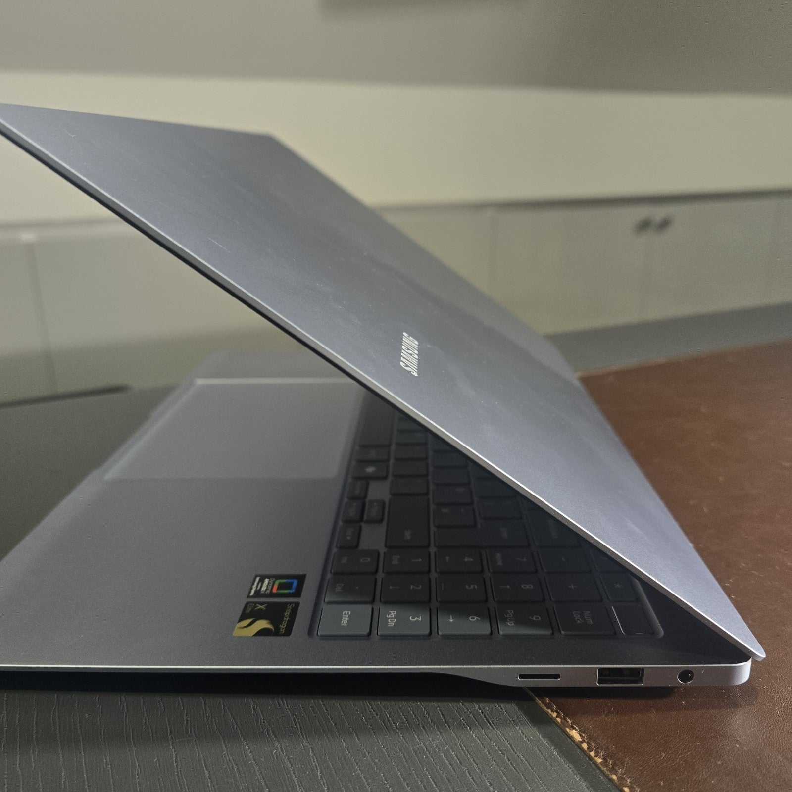 Samsung Galaxy Book4 Edge 512GB Blue Grade A Excellent Condition #104G6