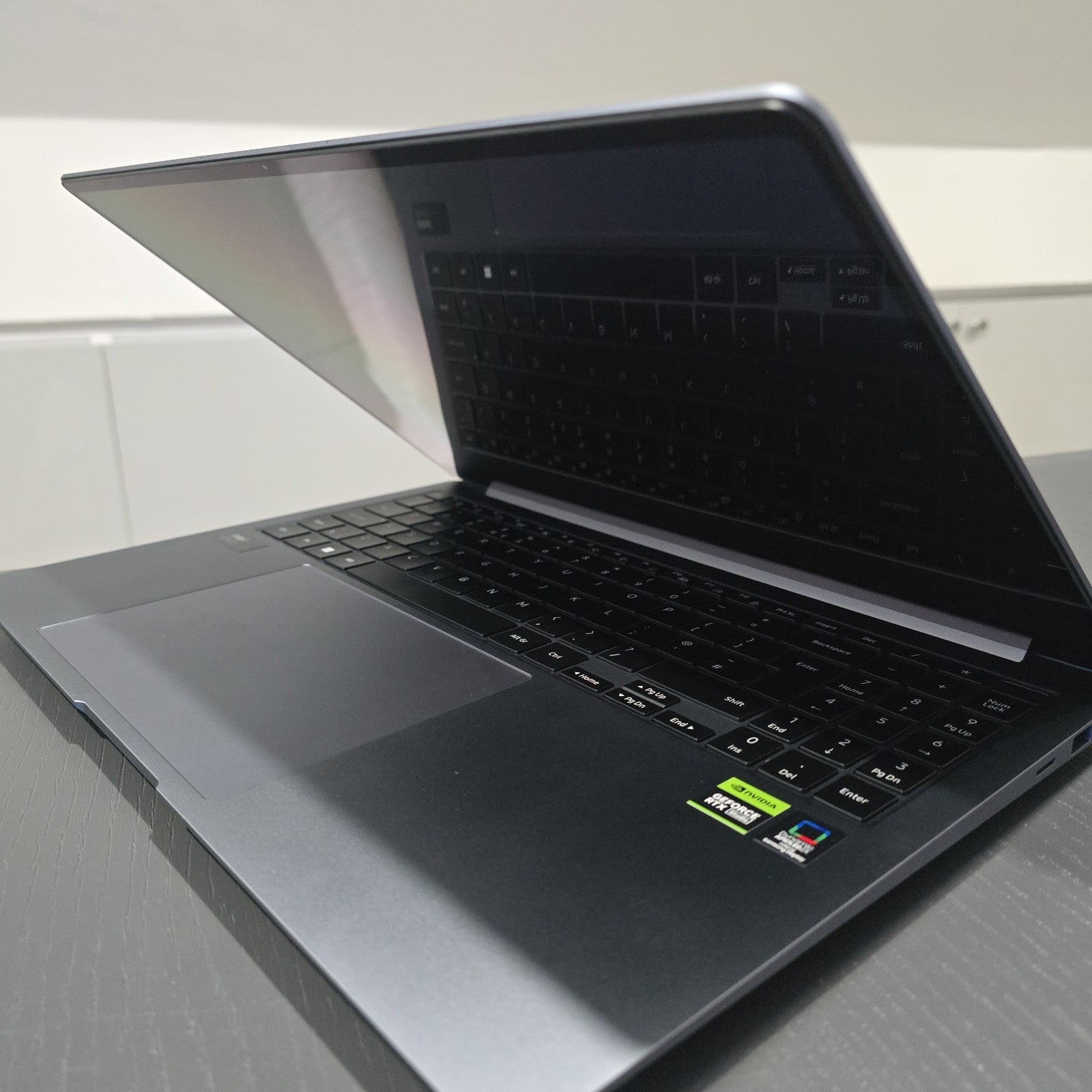 Samsung Galaxy Book4 Ultra 16 RTX 4070 32GB 1TB OLED i9 Laptop Grade A 173A2
