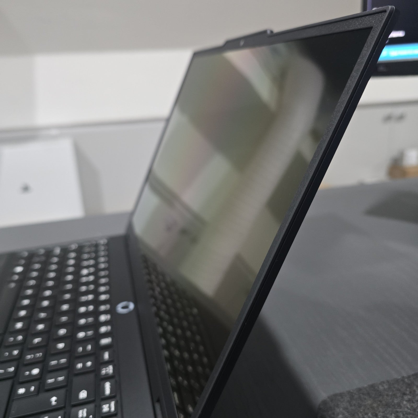 Lenovo Legion 5 RTX 5050 Gaming Laptop i7-14700HX 16GB 1TB OLED 165Hz #A 207A8