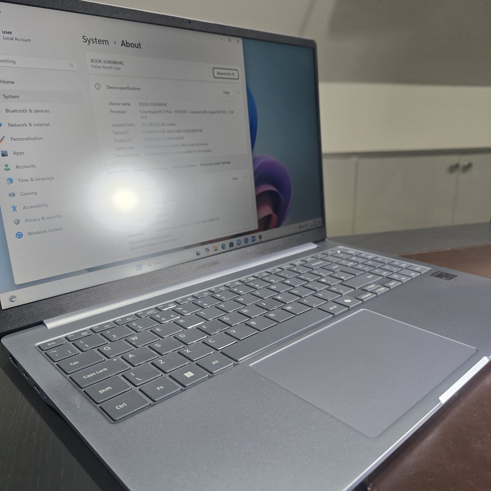 Samsung Galaxy Book4 Edge 15.6” Snapdragon X 16GB 256GB Blue Grade B #104E7