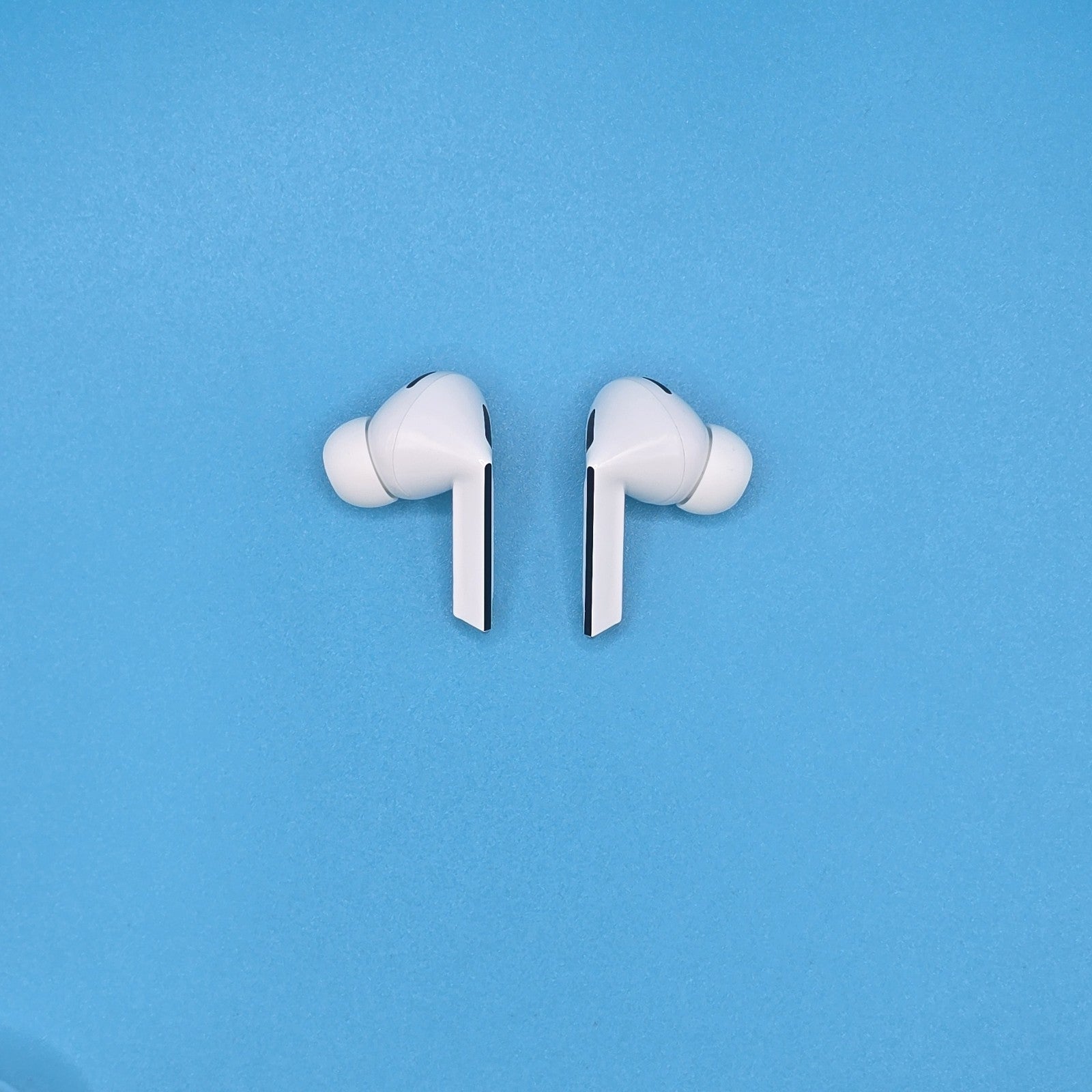 Samsung Galaxy Buds3 Pro SM-R630 White Bluetooth Wireless Earbuds Grade A 1339