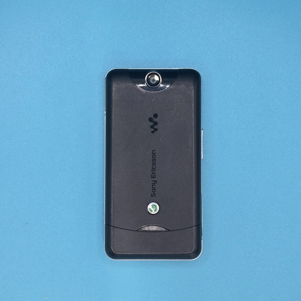 Sony Ericsson Walkman W205  BlackFor Parts / NonWorking – No Battery Included2