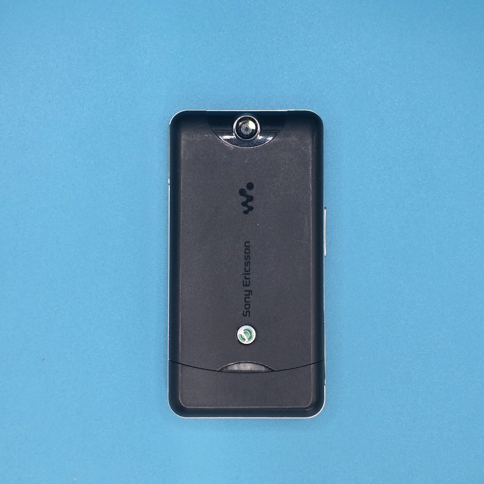 Sony Ericsson Walkman W205  BlackFor Parts / NonWorking – No Battery Included2