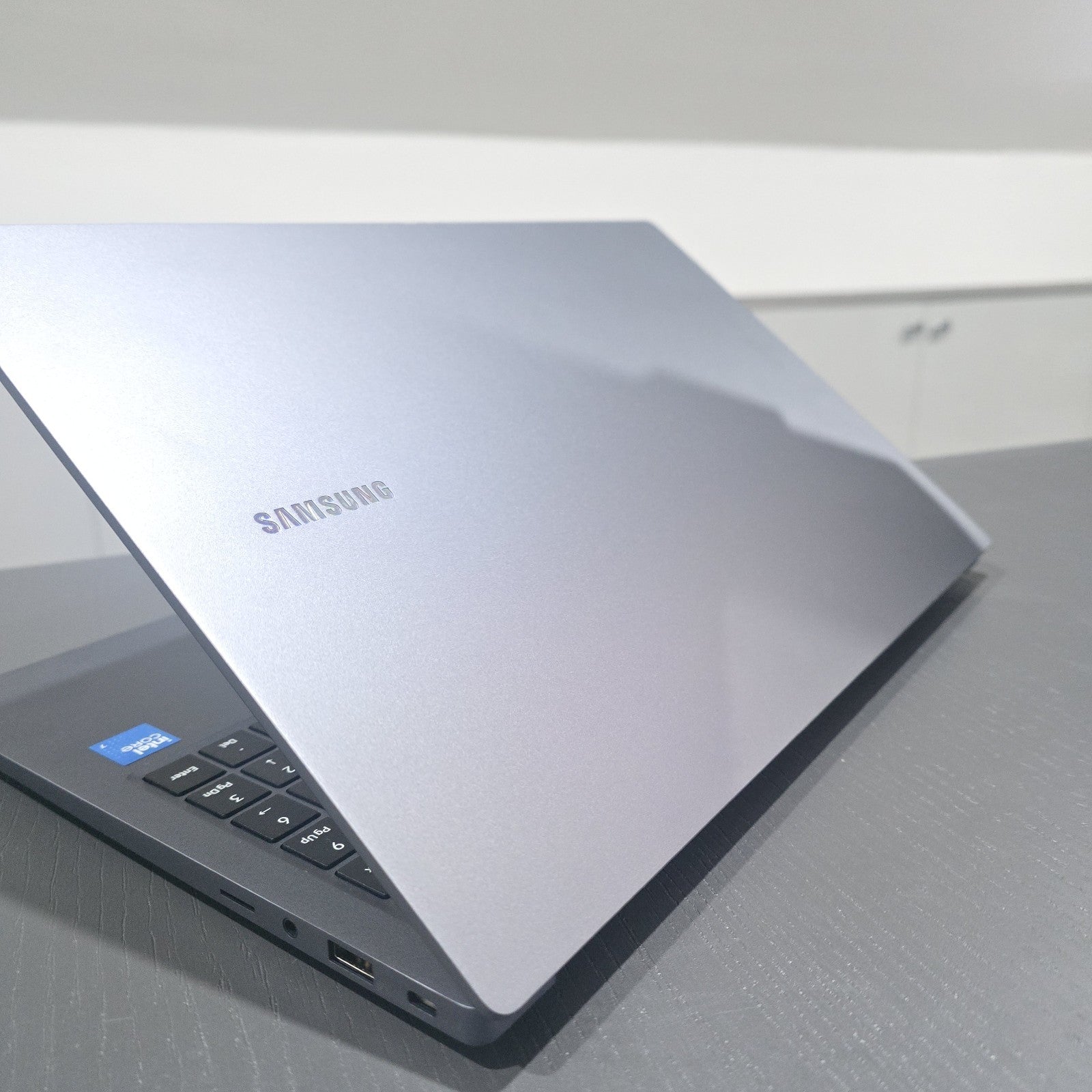 Samsung Galaxy Book4 512GB Gray Grade A Core 7 15.6” 2025 #120A7