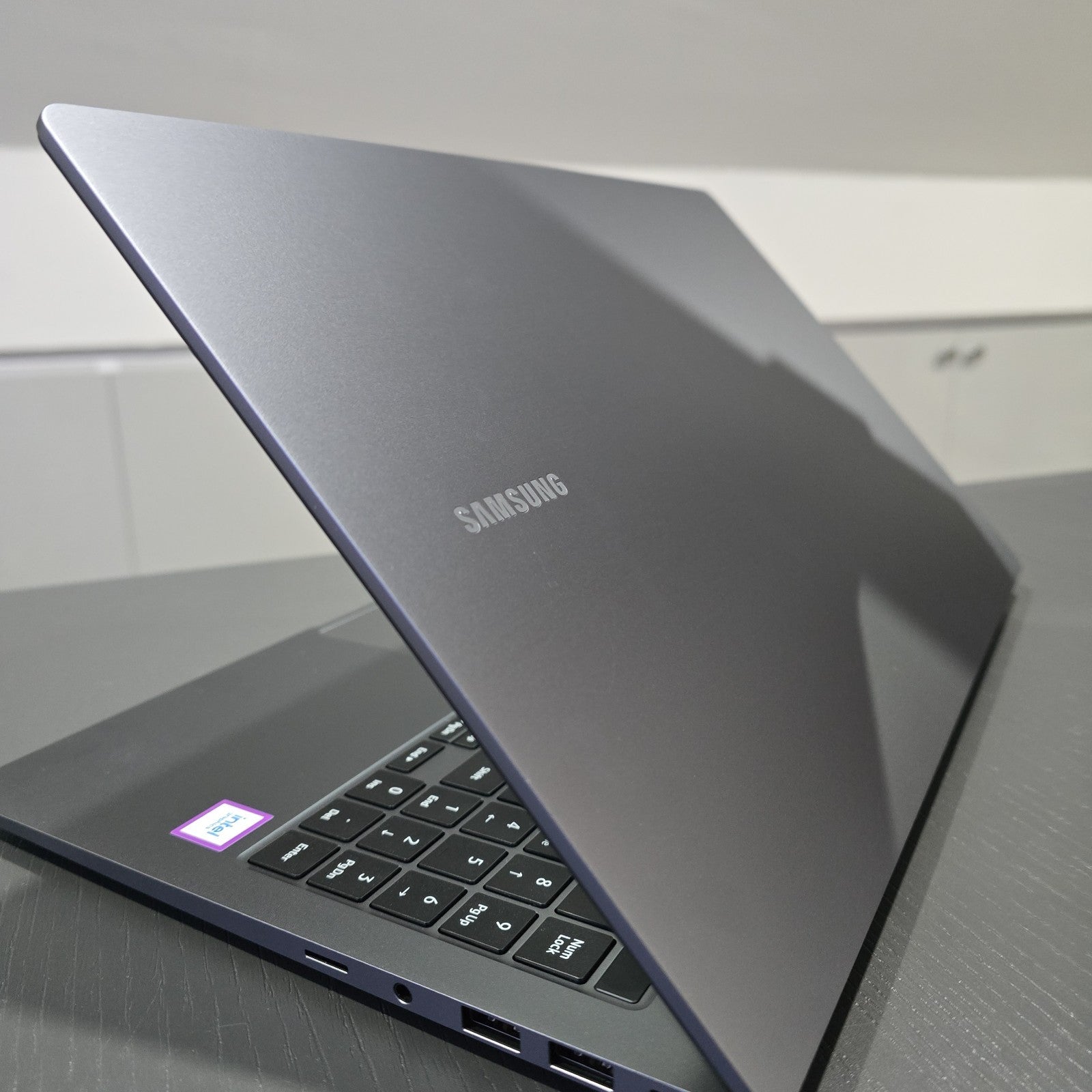 Samsung Galaxy Book5 15.6" Laptop 512GB SSD, Grey - NP750XHD-KD3UK Grade A 154A7