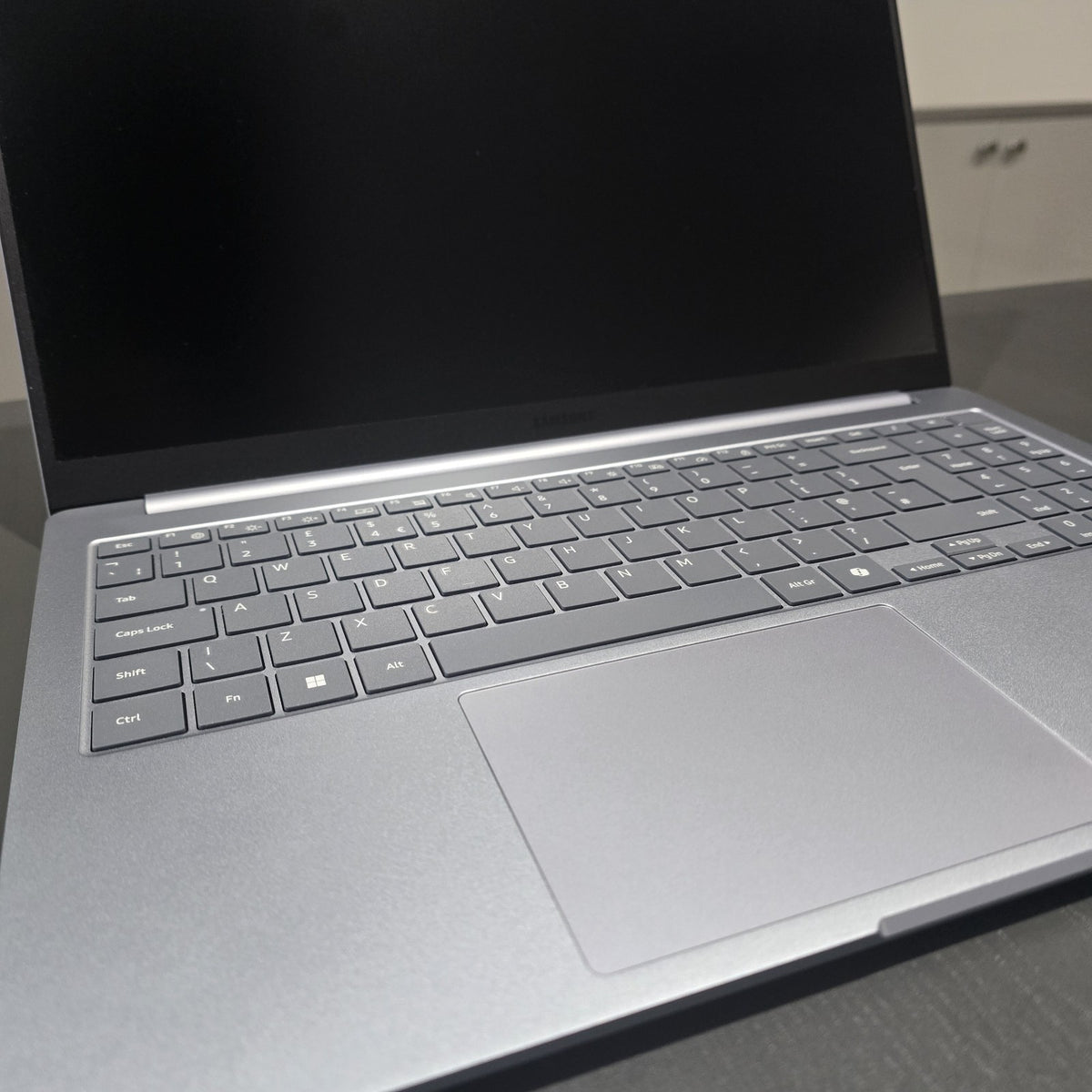 Samsung Galaxy Book4 Edge 15.6 FHD Snapdragon X 16GB 256GB For Parts 104Q FAULTY12