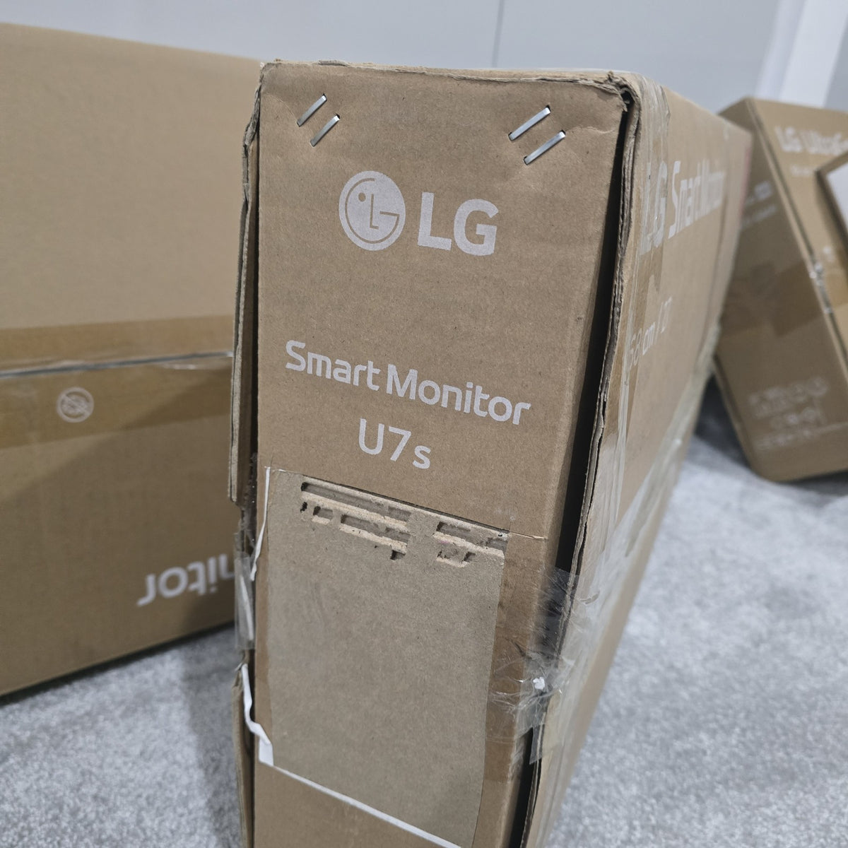 LG 27U731SA-W 27" 4K UHD IPS Smart Monitor webOS White Grade A 246A/B8