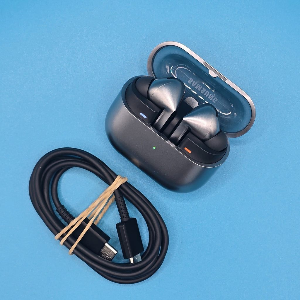 Samsung Galaxy Buds3 Pro SM-R630 Silver Bluetooth Wireless Earbuds #A 133B-133I12