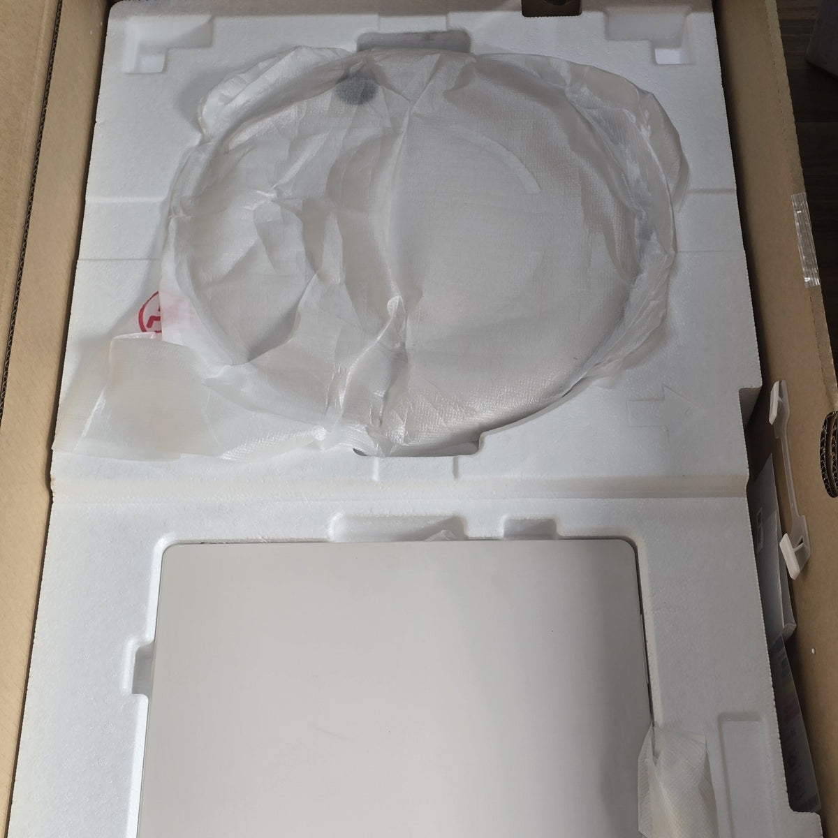 LG StanbyME 2 27LX6TDGA 27" QHD Portable Touchscreen Stand White Grade A 242A14