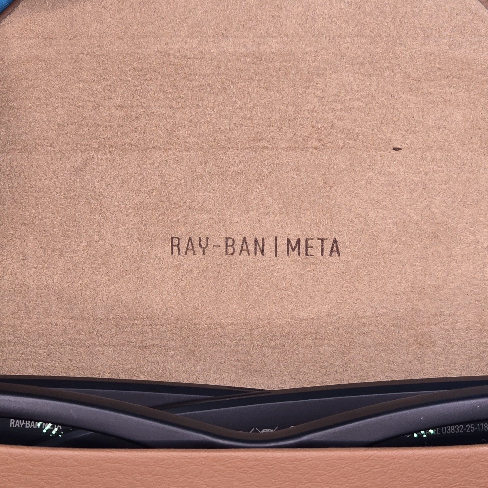 Ray-Ban Meta Wayfarer (Gen 2) Glasses Matte Black Clear to Grey Transitions Lens3
