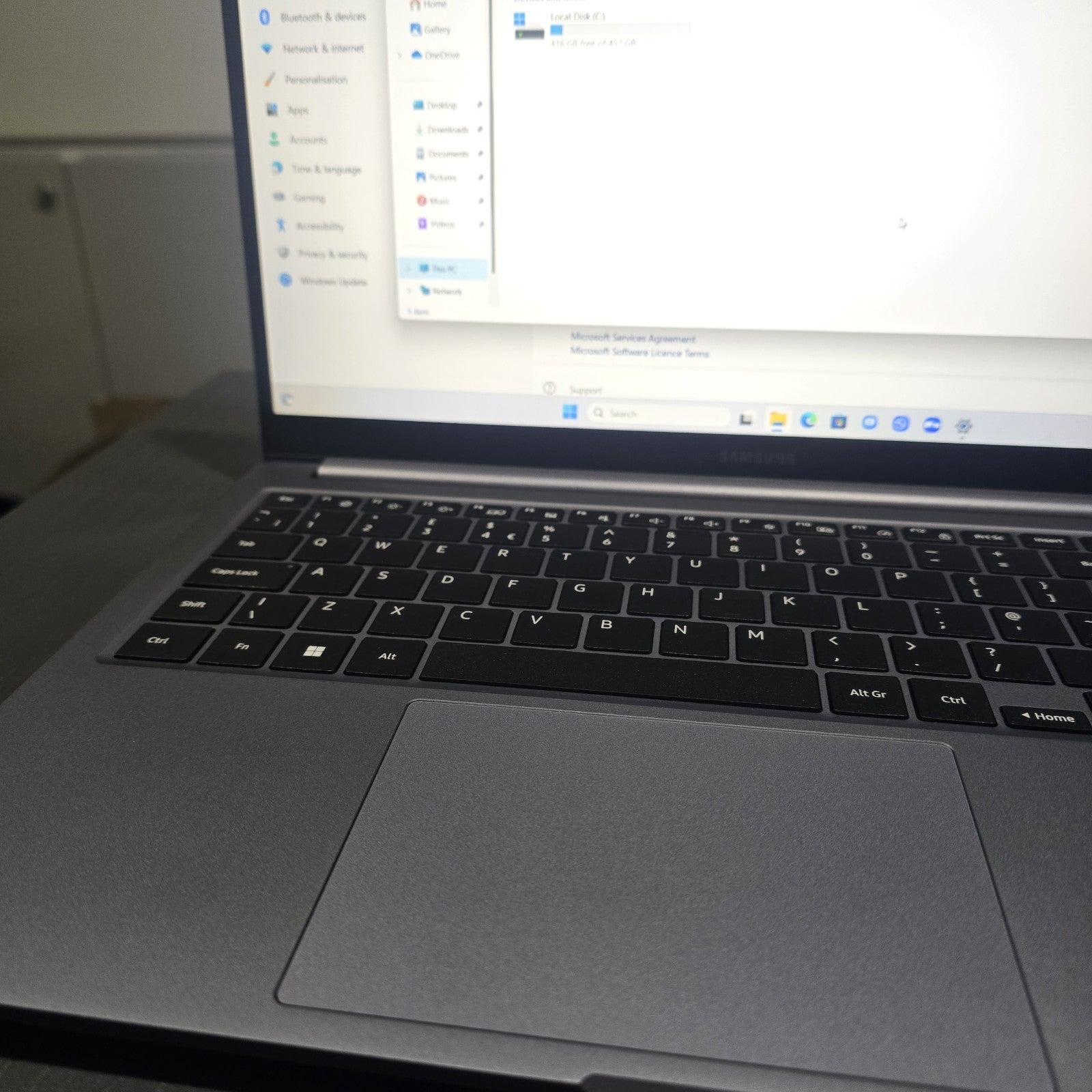 Samsung Galaxy Book4 512GB Gray Grade A Core 7 15.6” 2025 #120A15