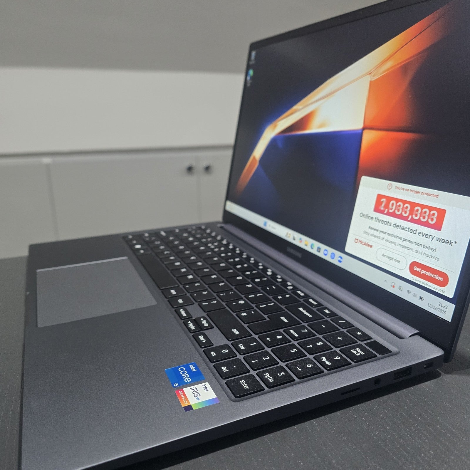 Samsung Galaxy Book4 i5 8GB 256GB 15.6" Grade C Issue #105A3