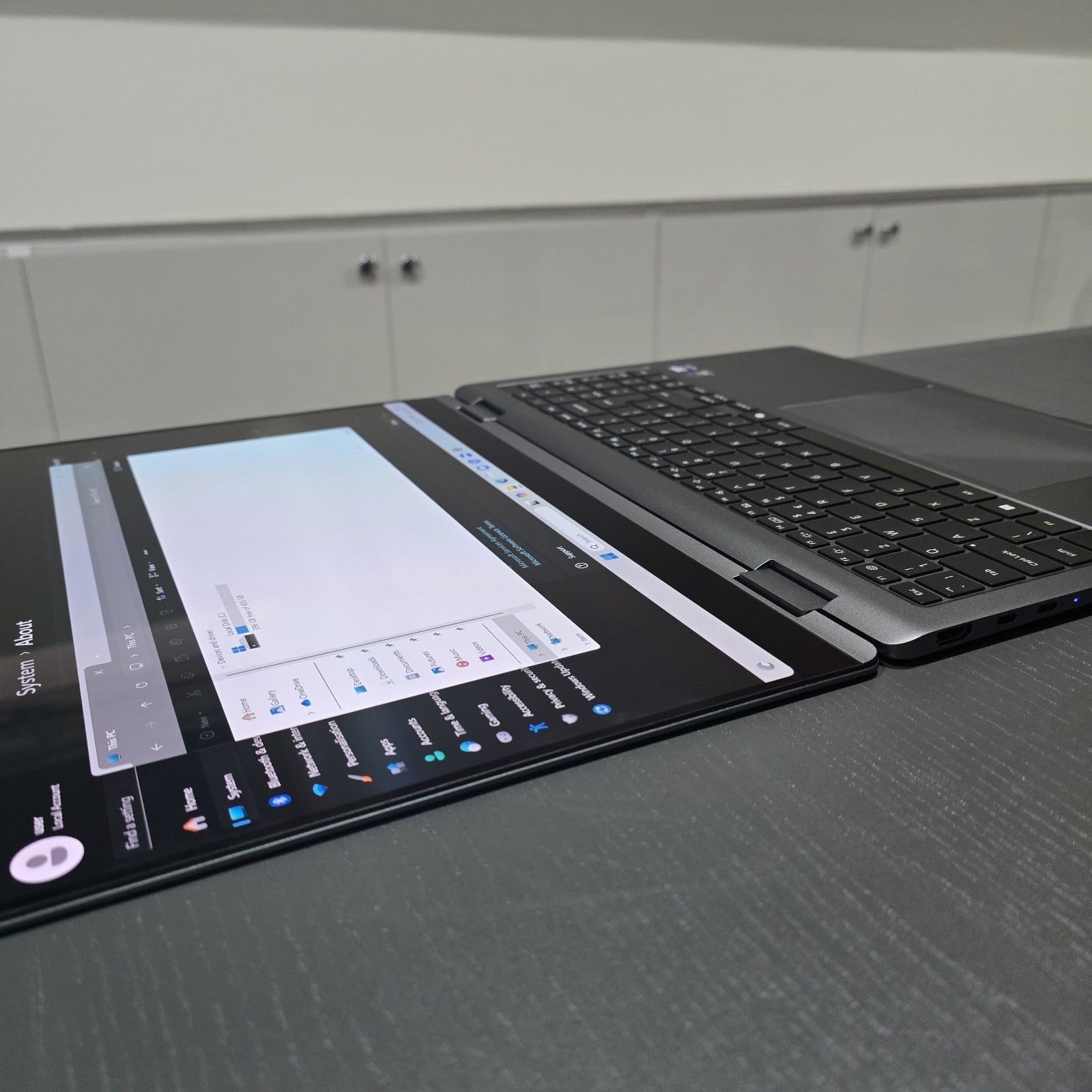 SAMSUNG Galaxy Book5 Pro 360 16" 2 in 1 Laptop Intel Core Ultra 7 Grade B 129A18