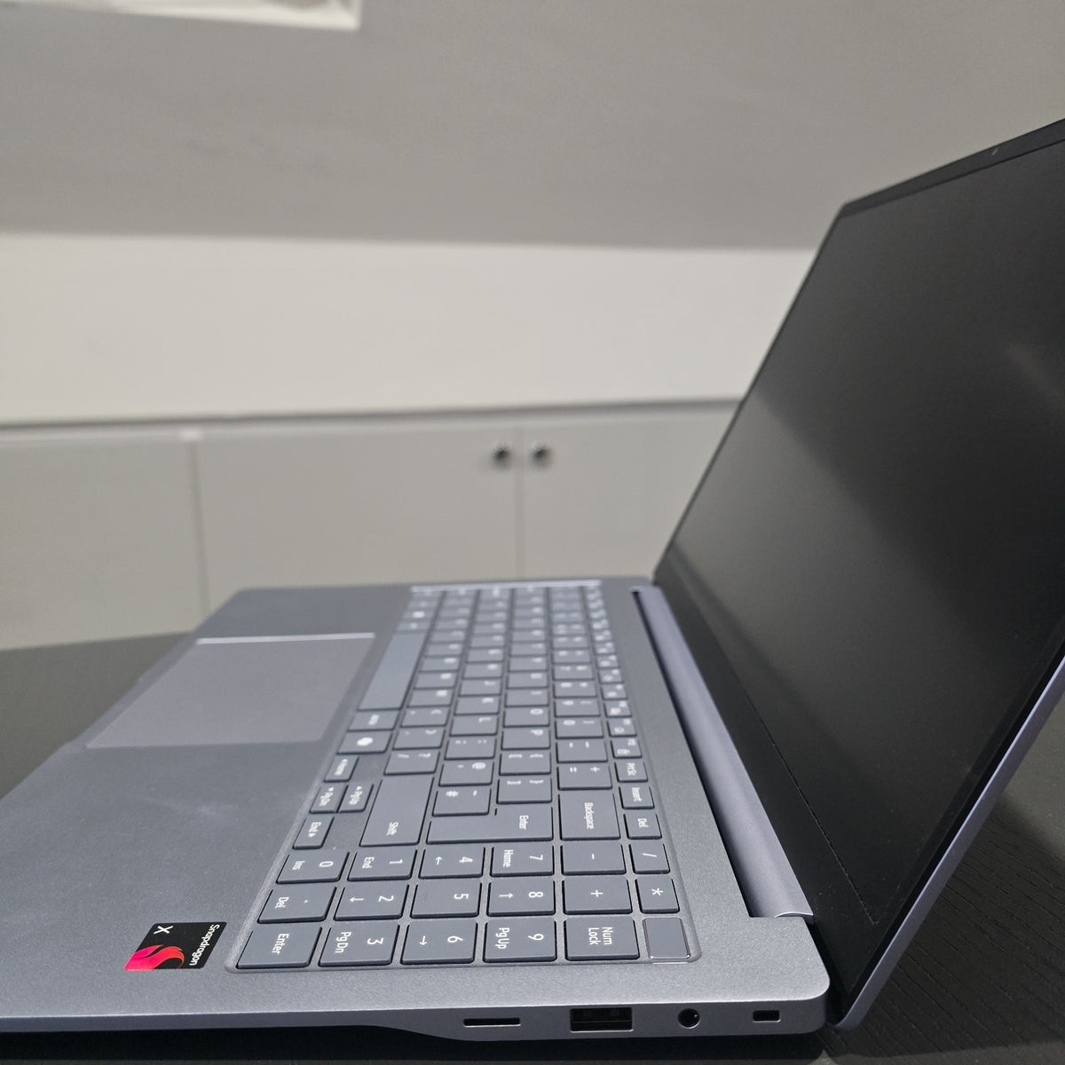 Samsung Galaxy Book4 Edge 15.6 FHD Snapdragon X 16GB 256GB For Parts 104Q FAULTY7