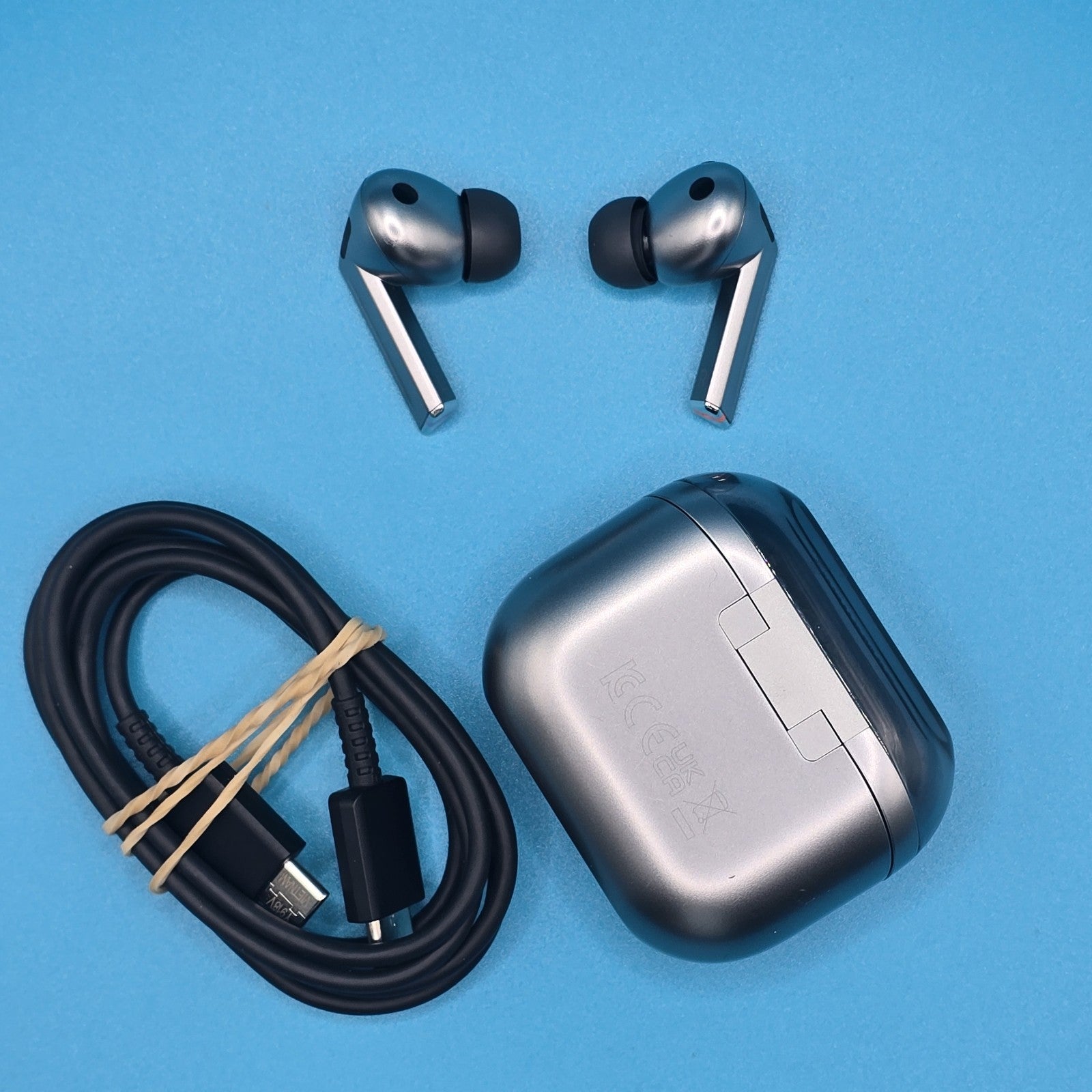 Samsung Galaxy Buds3 Pro SM-R630 Silver Bluetooth Wireless Earbuds #A 133B-133I11