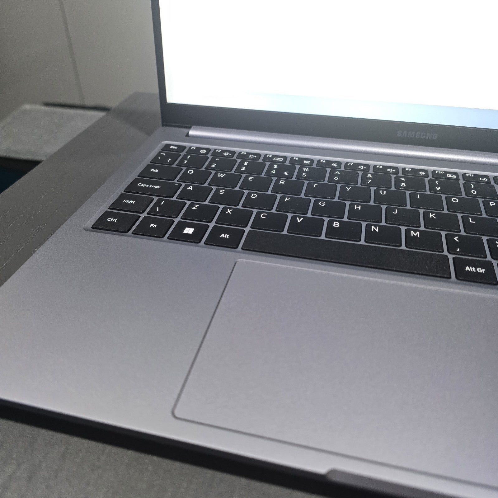 Samsung Galaxy Book4 NP750XGJ-KG2UK i5 8GB 512GB 15.6" Grey Windows 11 #A 105B12