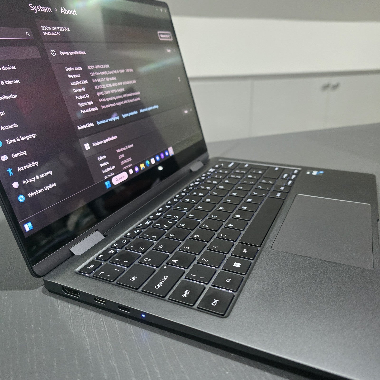 Samsung Galaxy Book3 360 15.6" Laptop Intel i5-1340 16GB 512GB Graphite #A 121F1