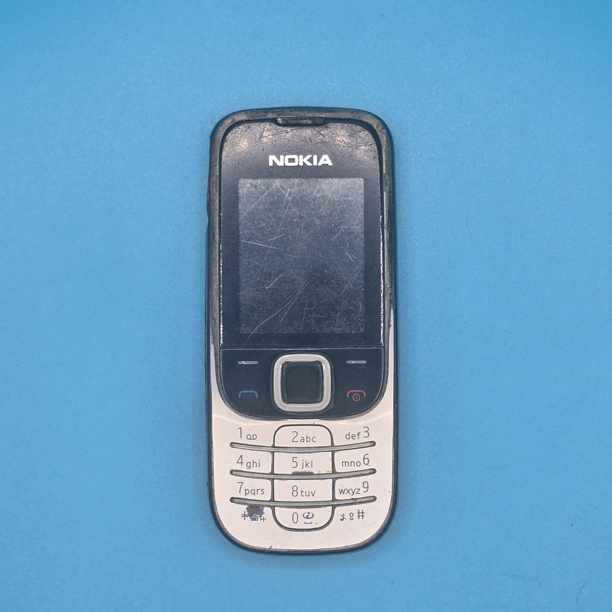  Nokia 2330c Silver – NonWorking / For Parts – Battery Included – FREE POSTAGE0