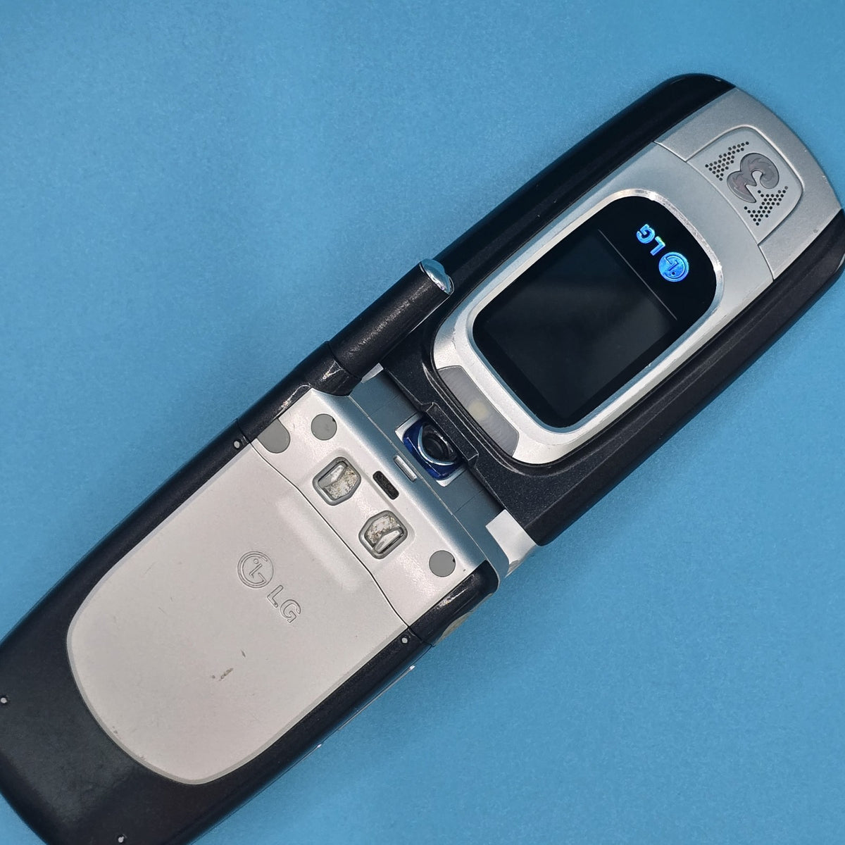  LG U8180 Black – NonWorking / Untested – Legacy Device for Parts 5