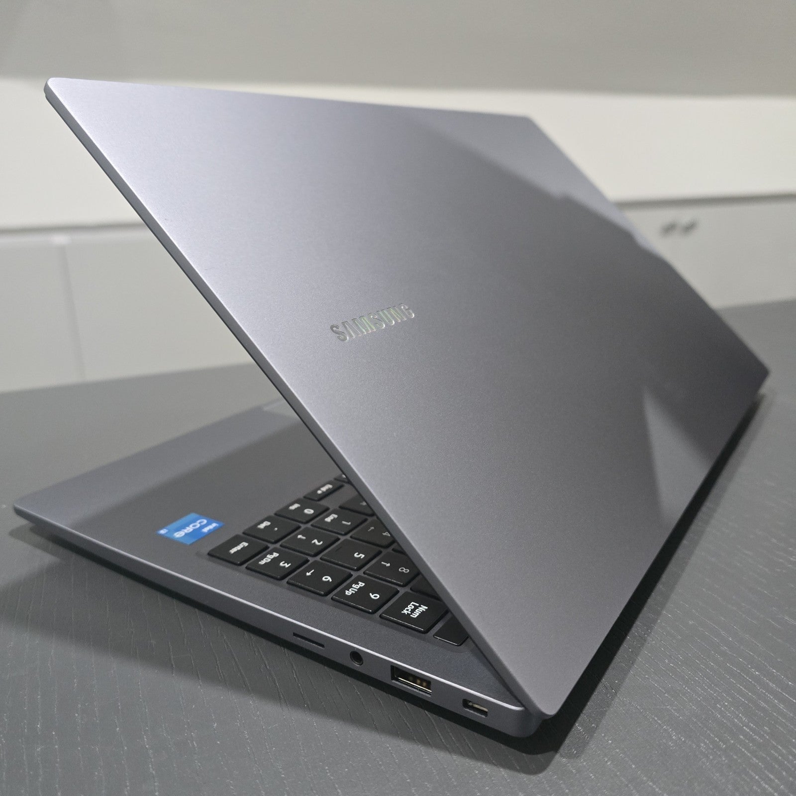Samsung Galaxy Book4 15.6" Laptop Intel Core i3 8 GB 256 GB SSD Grey #A 105E/F5