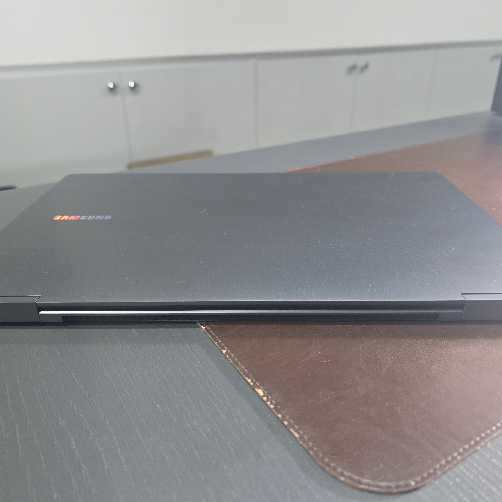 Samsung Galaxy Book5 360 256GB Gray Grade A Excellent Condition #106B18
