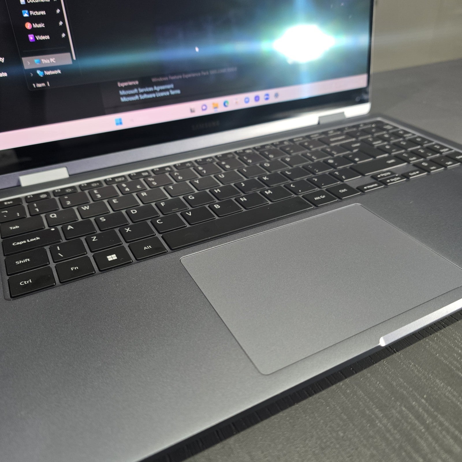 Samsung Galaxy Book4 360 Touchscreen - 15.6" Core 5 1.4Ghz 256GB 8GB - Grade A16