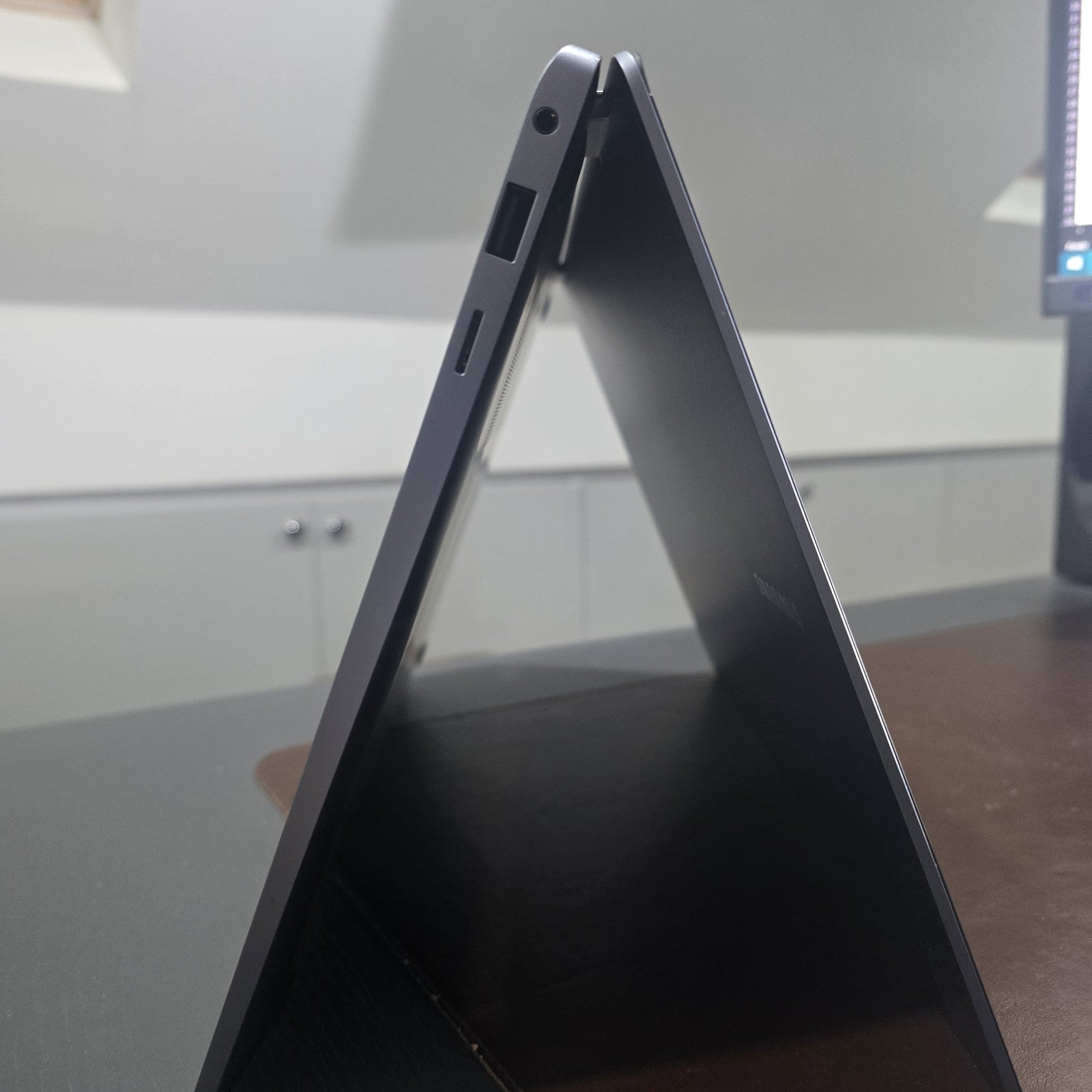 Samsung Galaxy Book5 360 256GB Gray Grade A Excellent Condition #106B7