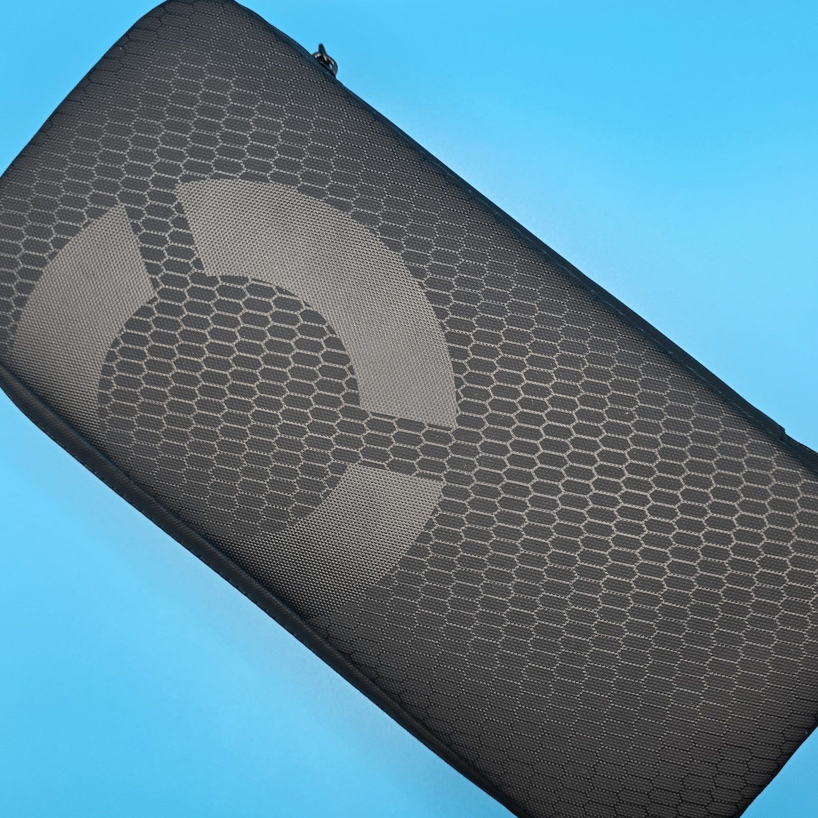 Lenovo Legion Go 2 Ryzen Z2 32GB RAM 512GB SSD 8.8” Handheld Gaming 83N1000NUK *7