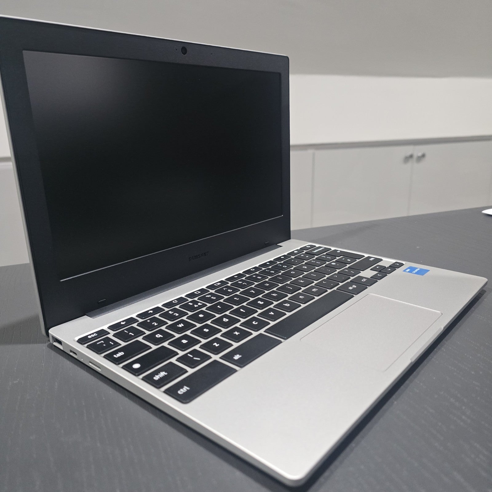 Samsung Galaxy Chromebook Go 11.6" 4GB 64GB Silver Grade A #123B2