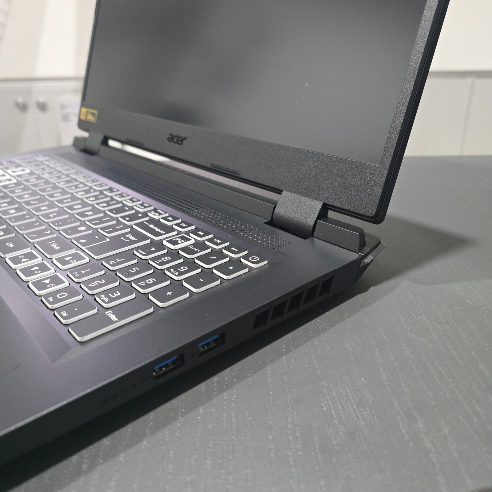 Acer Nitro 5 Gaming Laptop RTX 4050 6 GB Intel i5 FHD 144Hz 1TB SSD 16GB 203A8