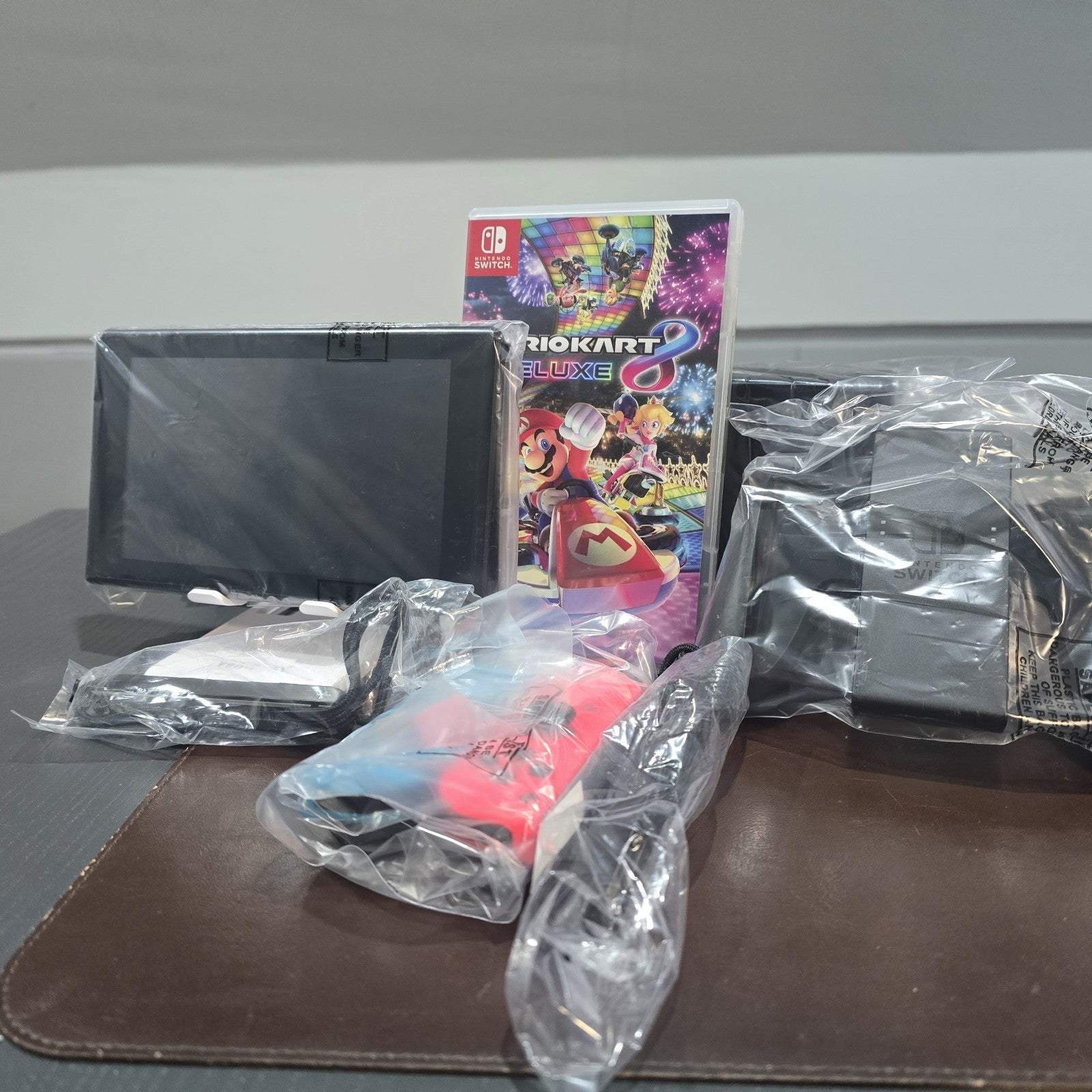 Nintendo Switch V2 Neon Console 32GB + Mario Kart 8 Deluxe Improved Battery Mint4