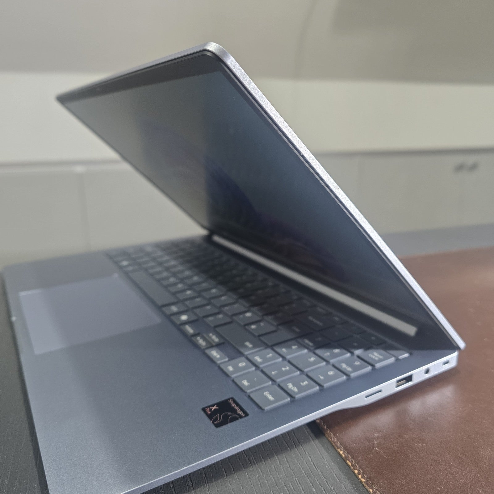 Samsung Galaxy Book4 Edge 15.6” Snapdragon X 16GB 256GB Blue Grade B #104N3