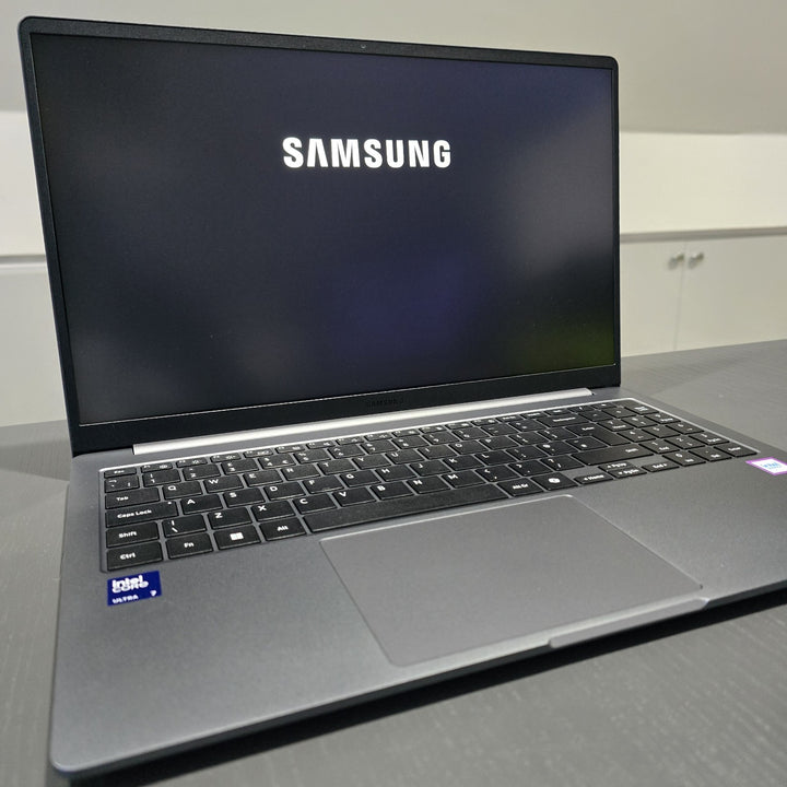 Samsung Galaxy Book5 15.6" Laptop 512GB SSD, Grey - NP750XHD-KD3UK Grade A 154A0