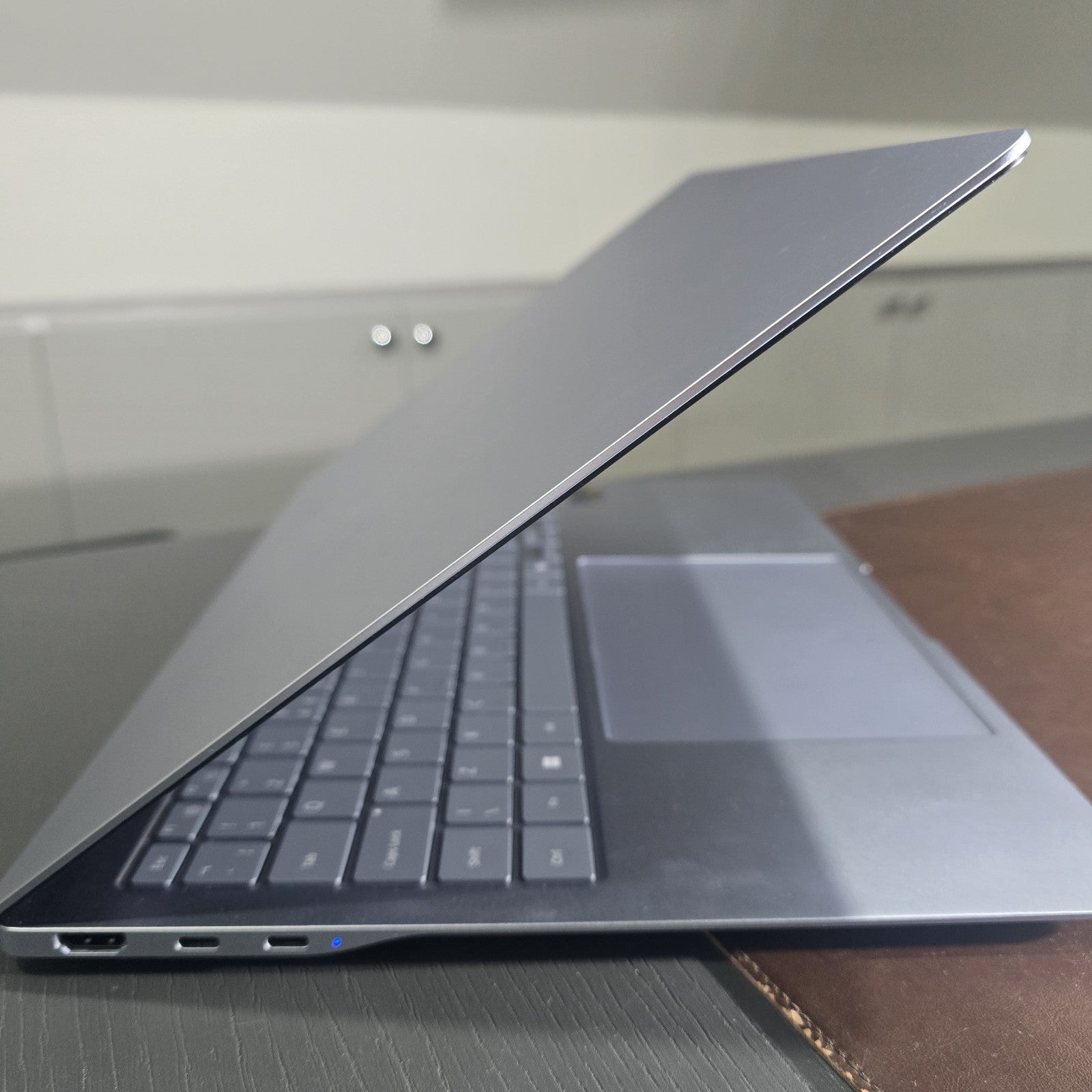 Samsung Galaxy Book4 Edge 512GB Blue Grade A Excellent Condition #104G2