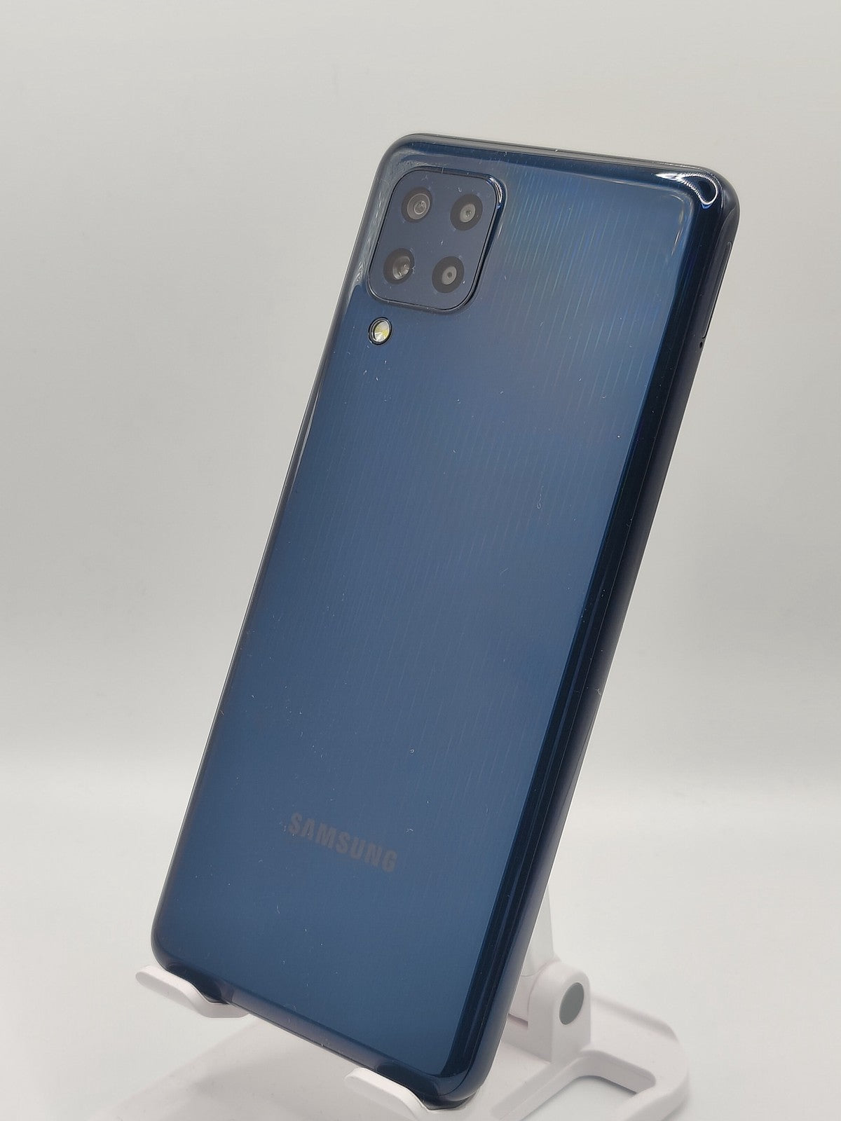 Samsung Galaxy M32  Grade A in Light Blue | Black 64GB | UNLOCKED | FREE POST3