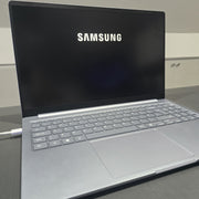 Samsung Galaxy Book4 Edge 15.6 FHD Snapdragon X 16GB 256GB For Parts 104Q FAULTY18