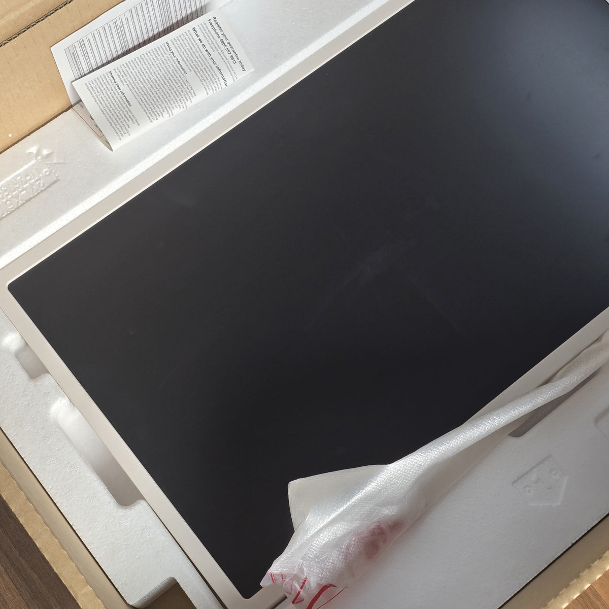 LG StanbyME 2 27LX6TDGA 27" QHD Portable Touchscreen Stand White Grade A 242A16