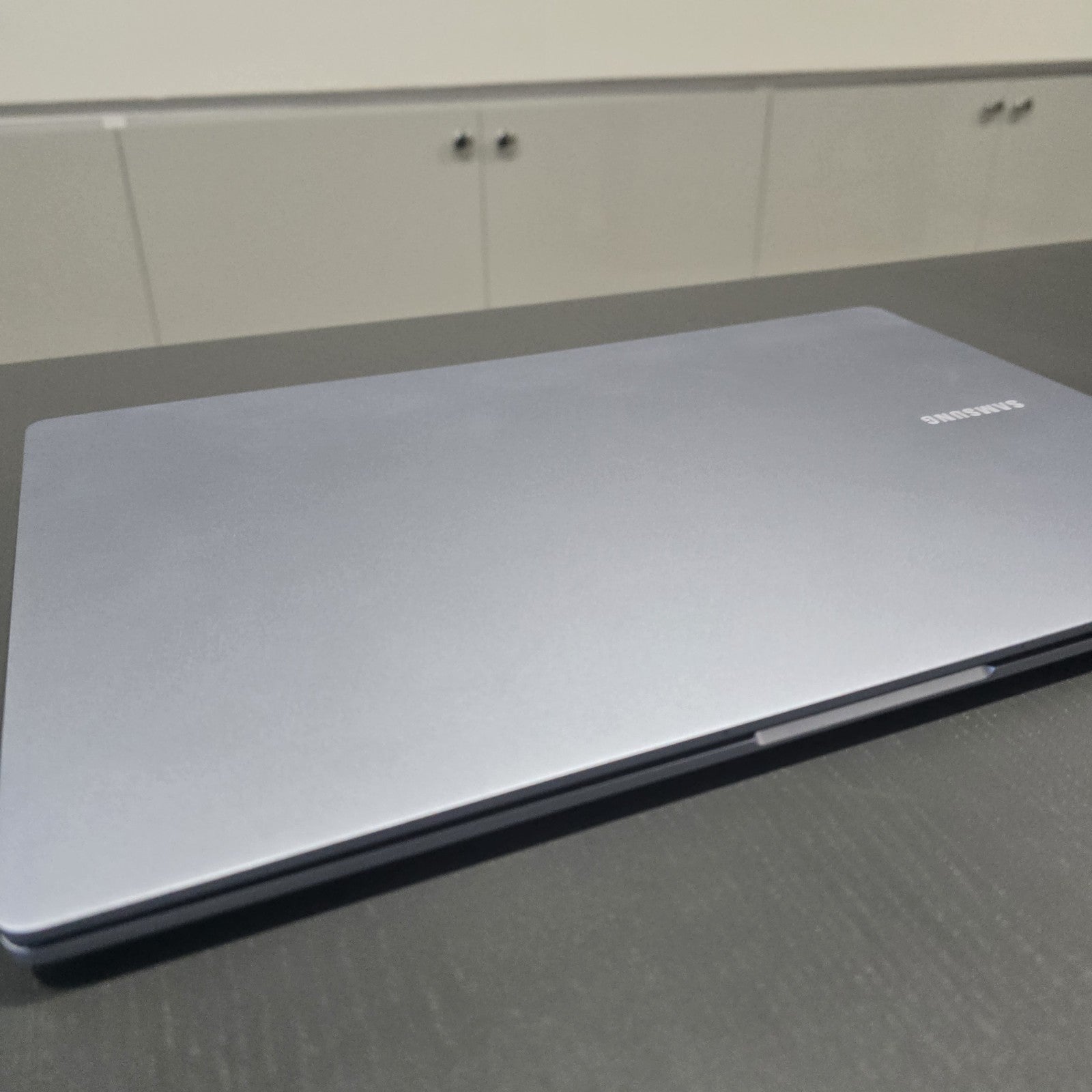 Samsung Galaxy Book4 Edge 15.6 FHD Snapdragon X 16GB 256GB For Parts 104Q FAULTY13