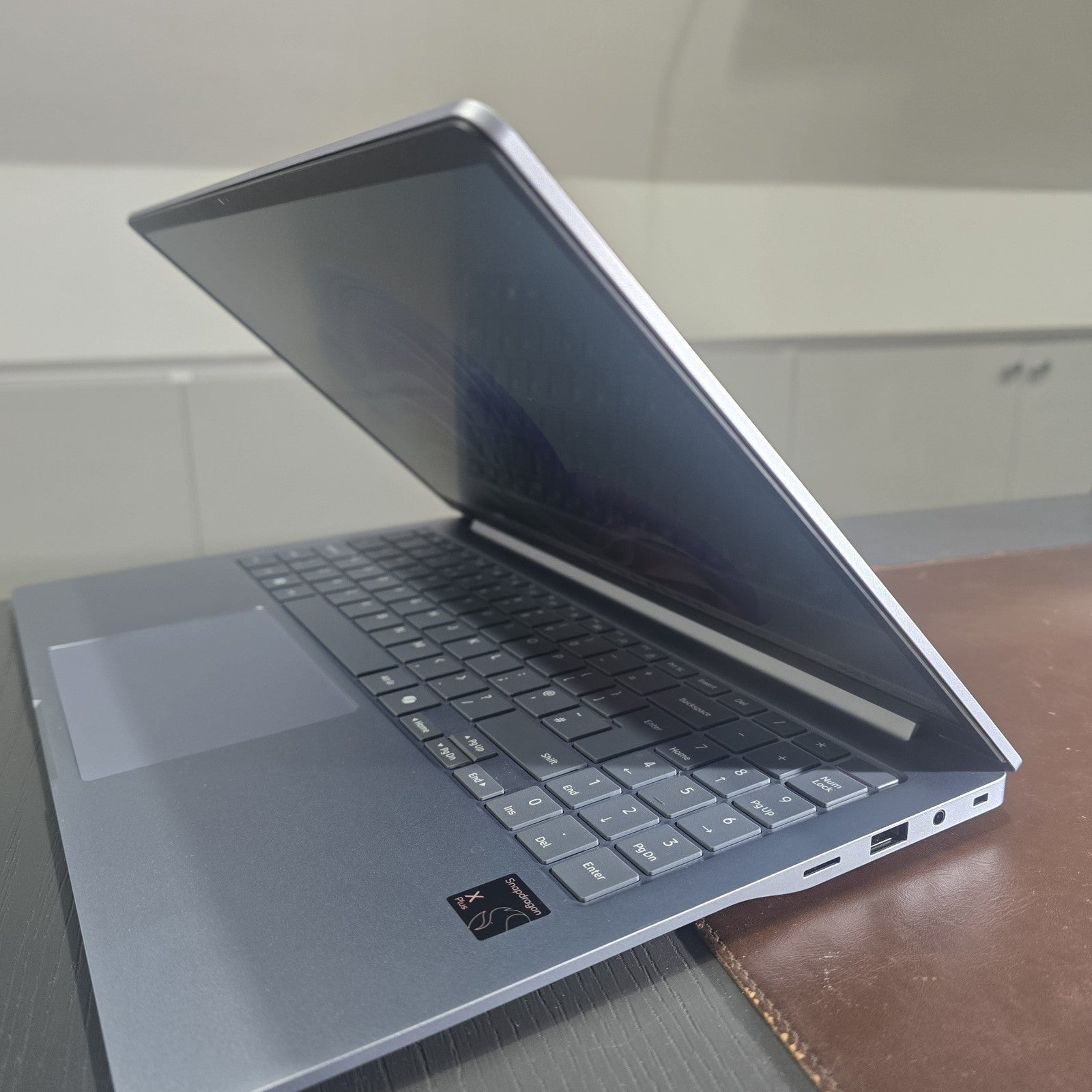 Samsung Galaxy Book4 Edge 15.6” Snapdragon X 16GB 256GB Blue Grade B #104N4