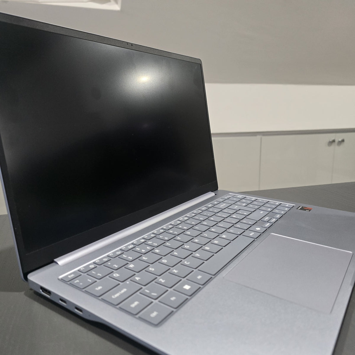 Samsung Galaxy Book4 Edge 15.6 FHD Snapdragon X 16GB 256GB For Parts 104Q FAULTY2