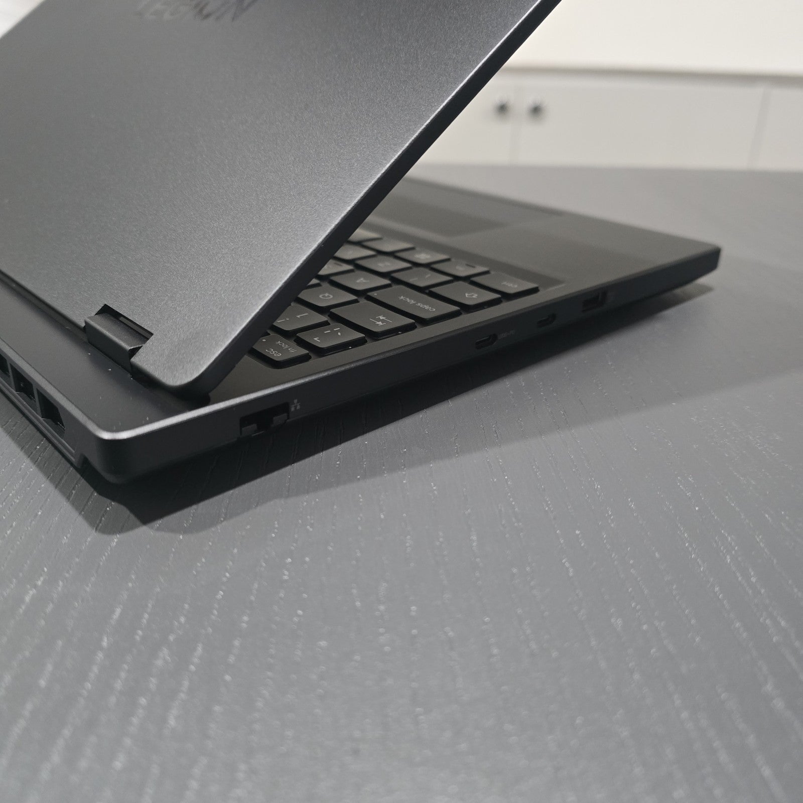 Lenovo Legion 5 RTX 5050 Gaming Laptop i7-14700HX 16GB 1TB OLED 165Hz #A 207A5