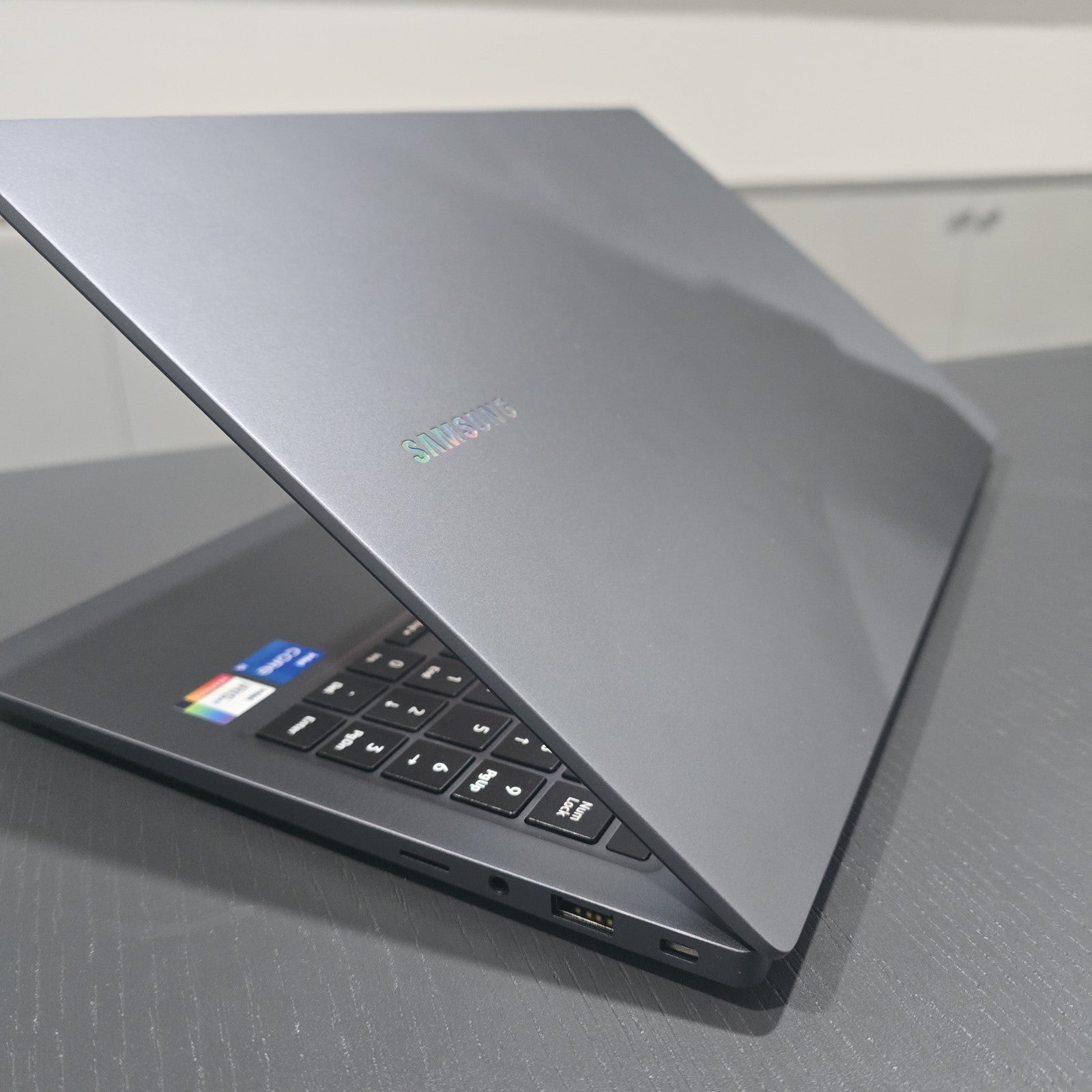 Samsung Galaxy Book4 i5 8GB 256GB 15.6" Grade C Issue #105A5