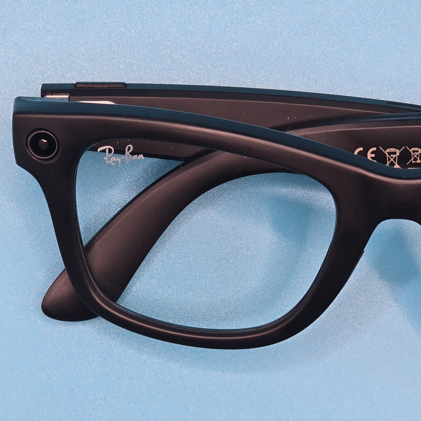 Ray-Ban Meta Wayfarer (Gen 2) Glasses Matte Black Clear to Grey Transitions Lens11